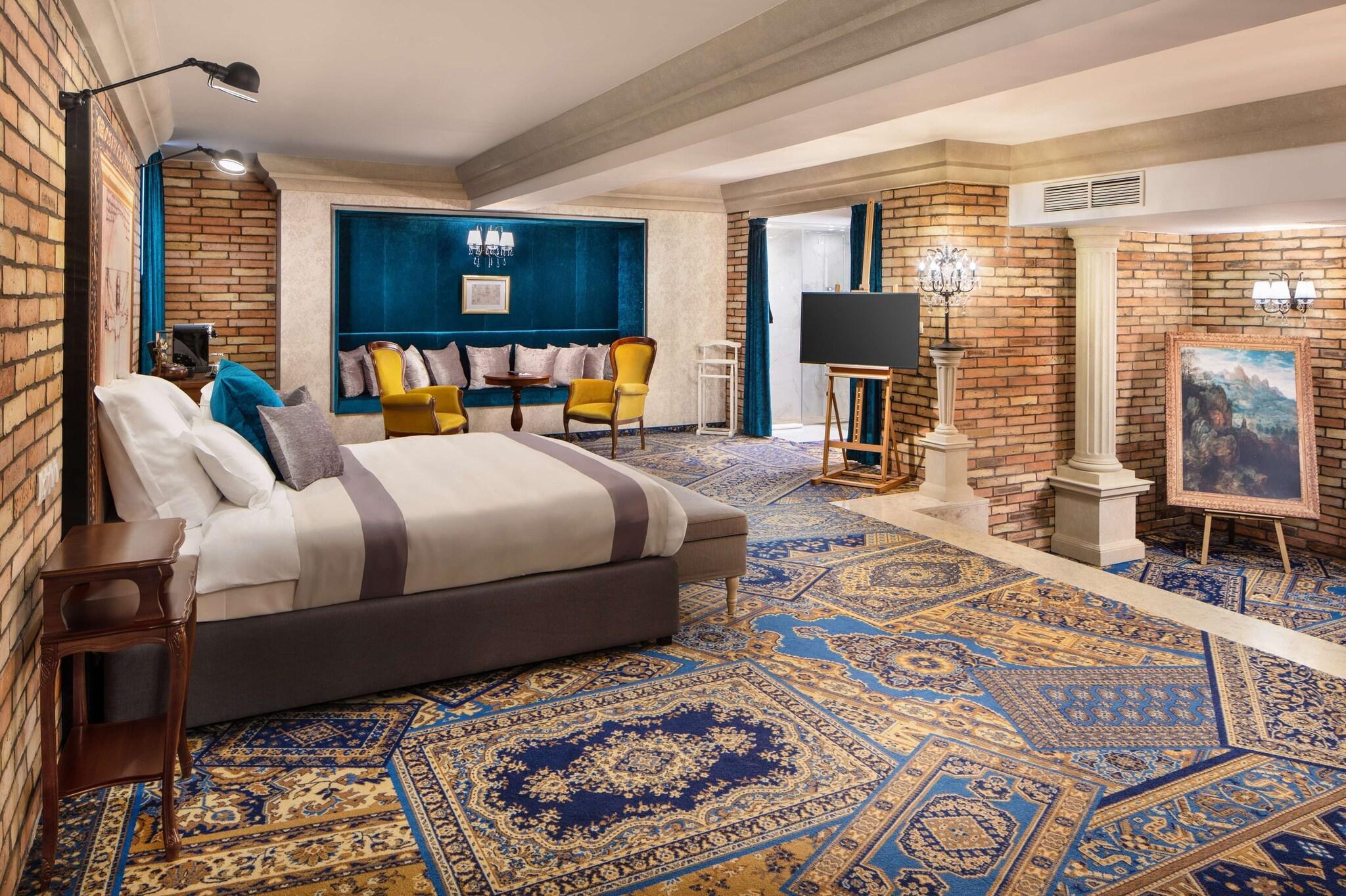 Studio King Size Bed