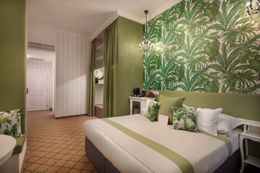 Double Superior King Bed