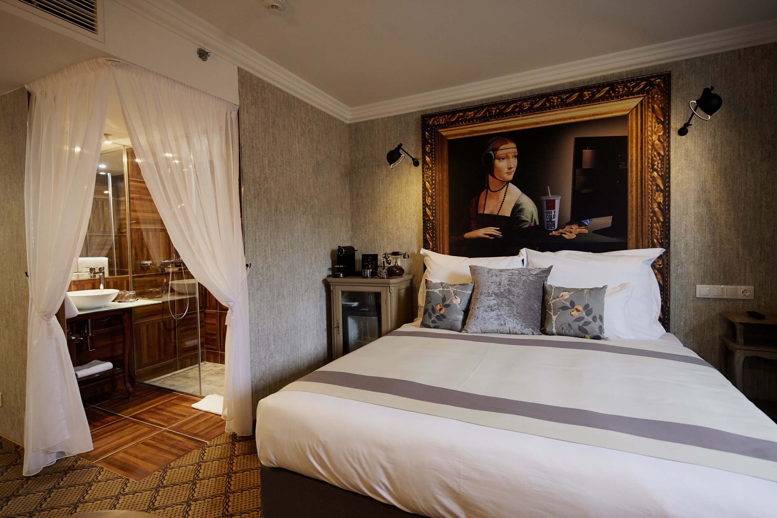 Double Superior King Bed