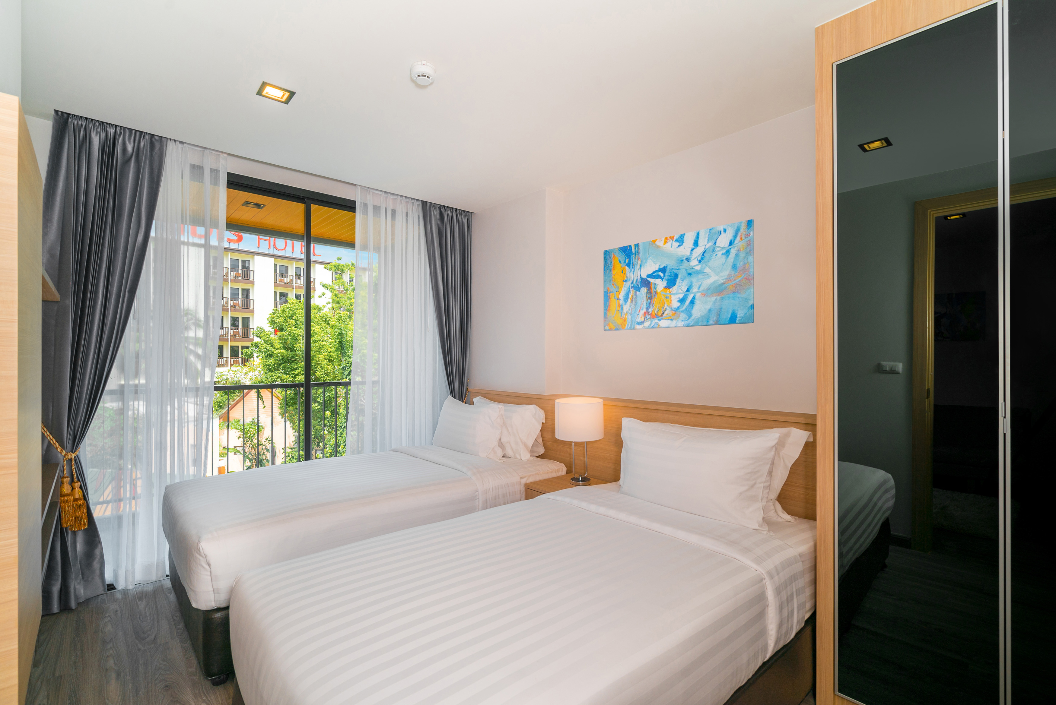 Double or Twin Deluxe