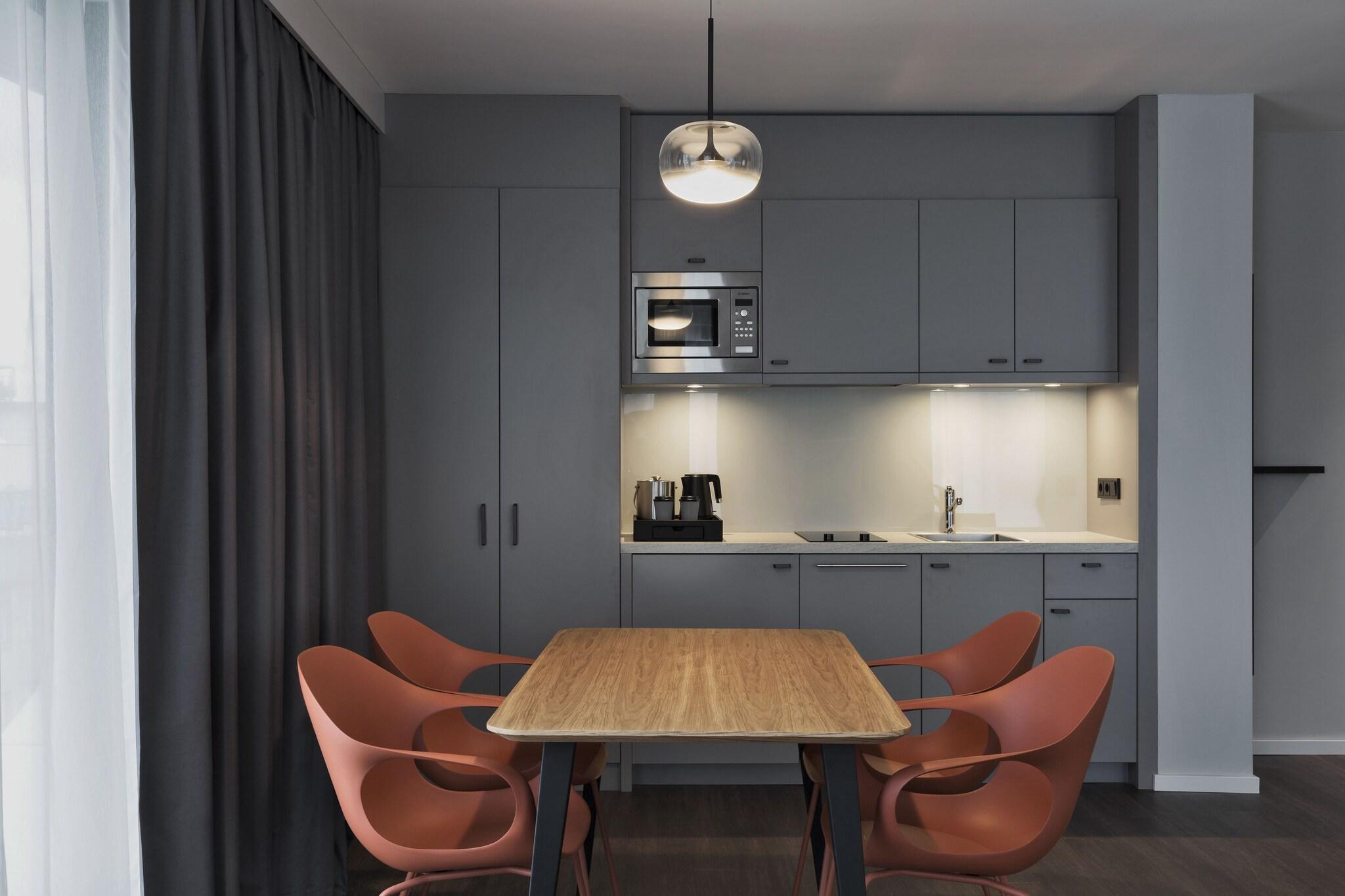 Family Room City View King Bed