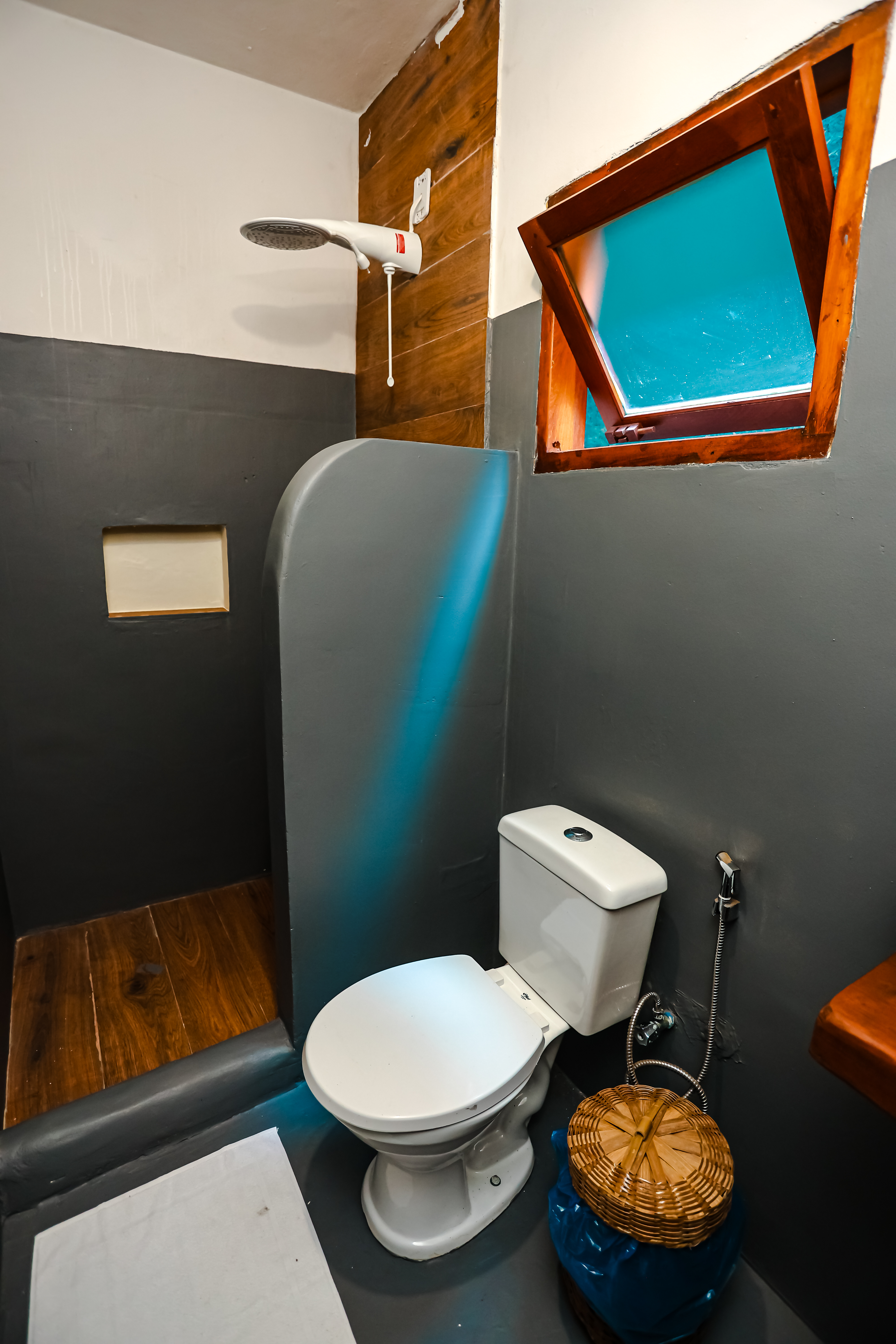 Triple Queen Size Bed