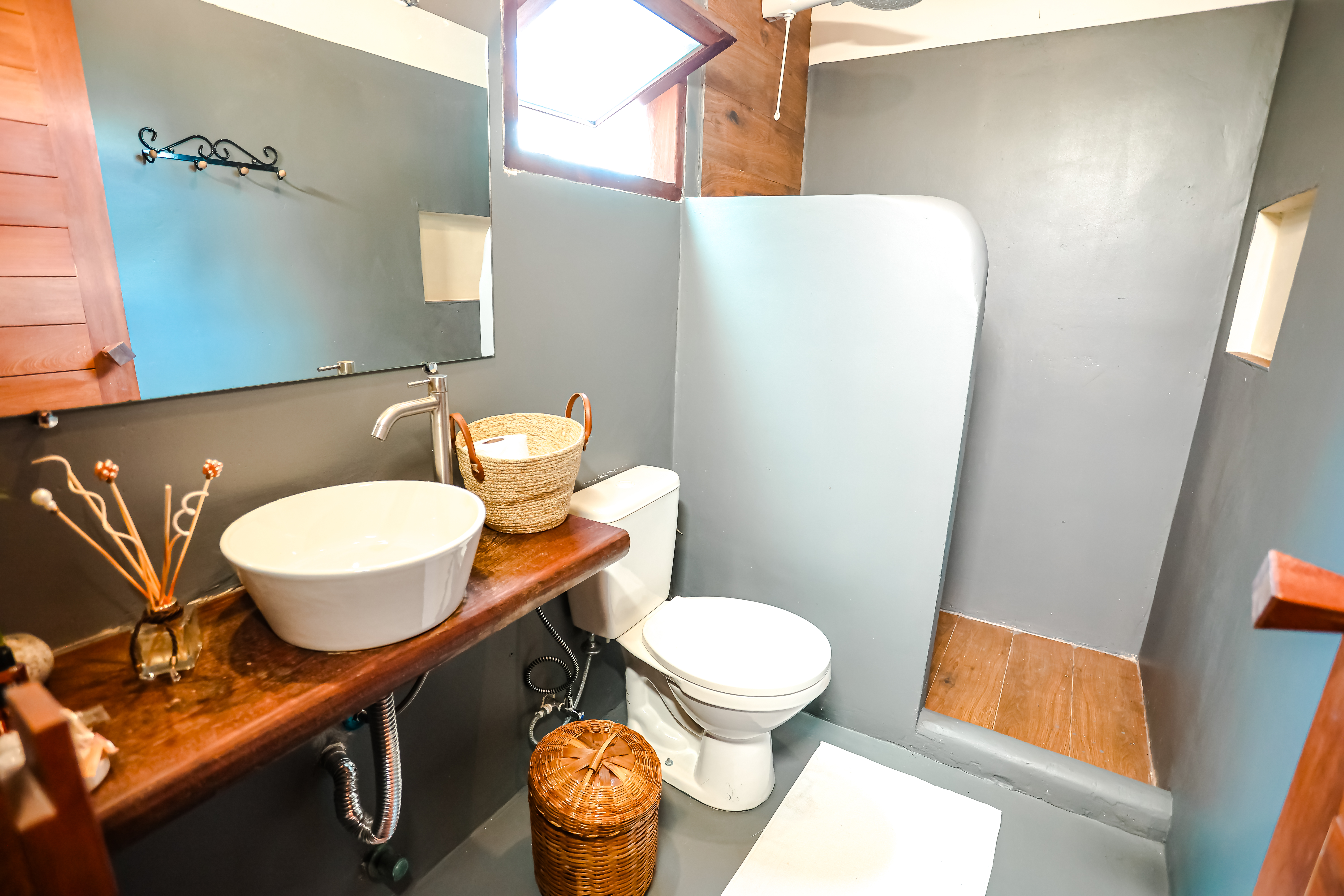 Double Queen Size Bed