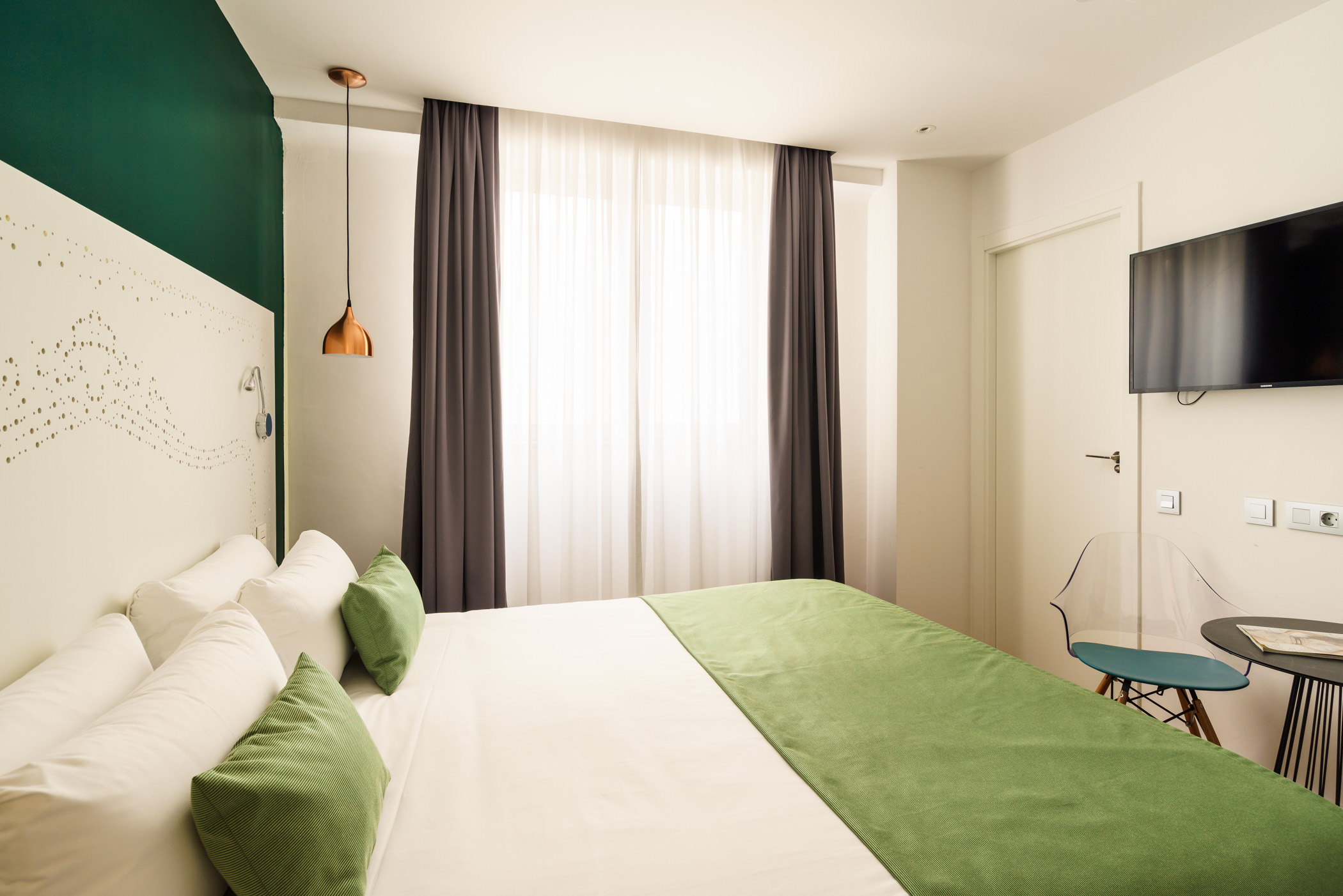 Double Queen Size Bed