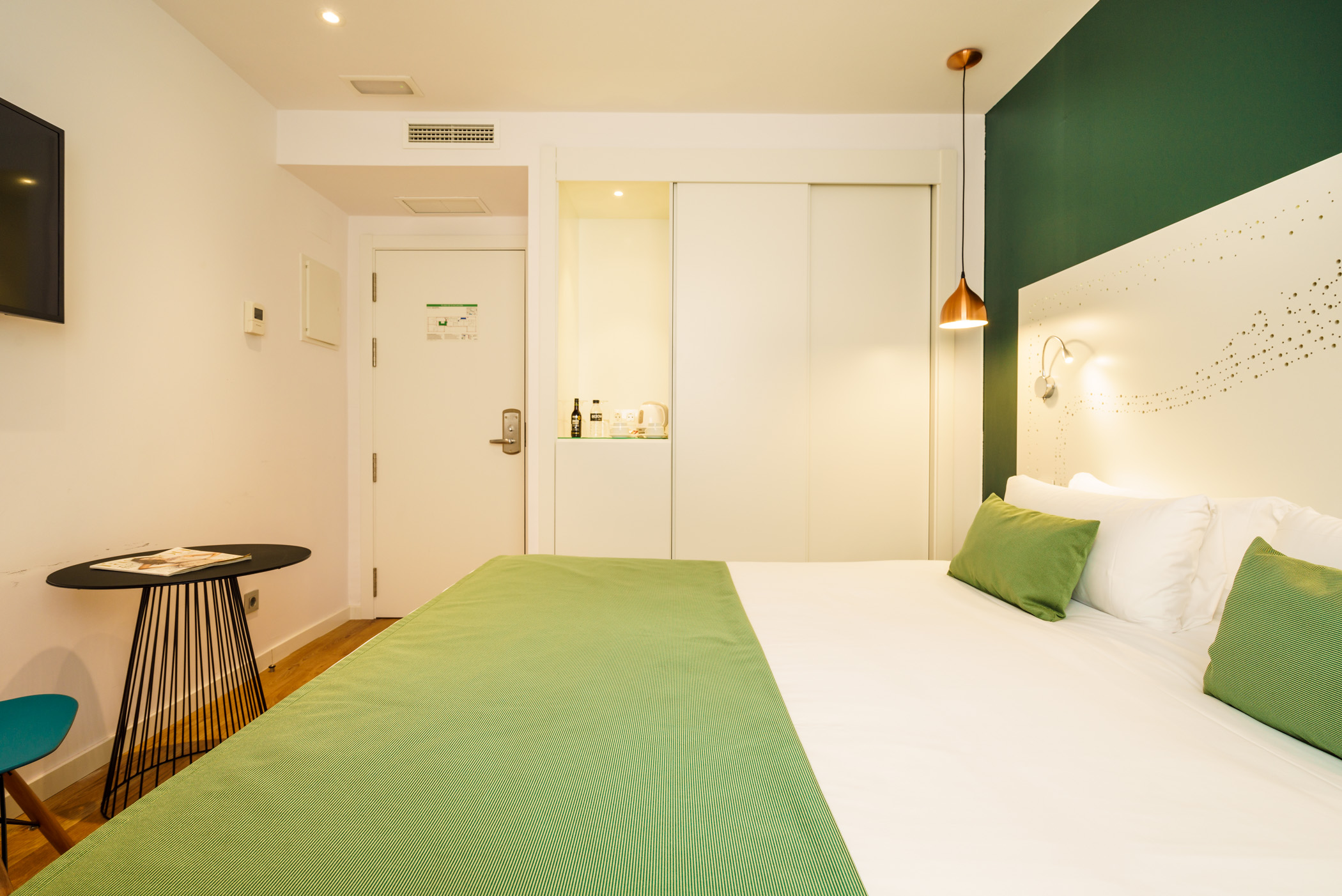 Double Queen Size Bed