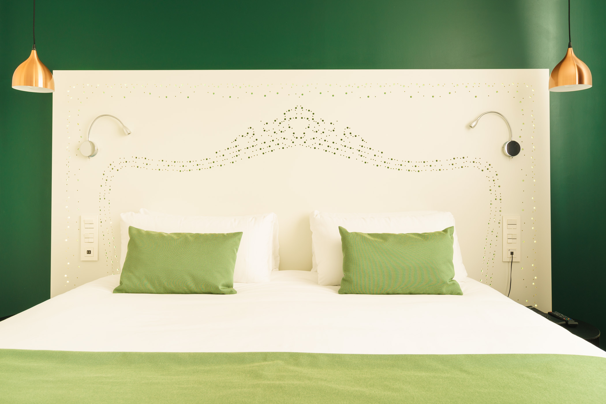 Double Queen Size Bed