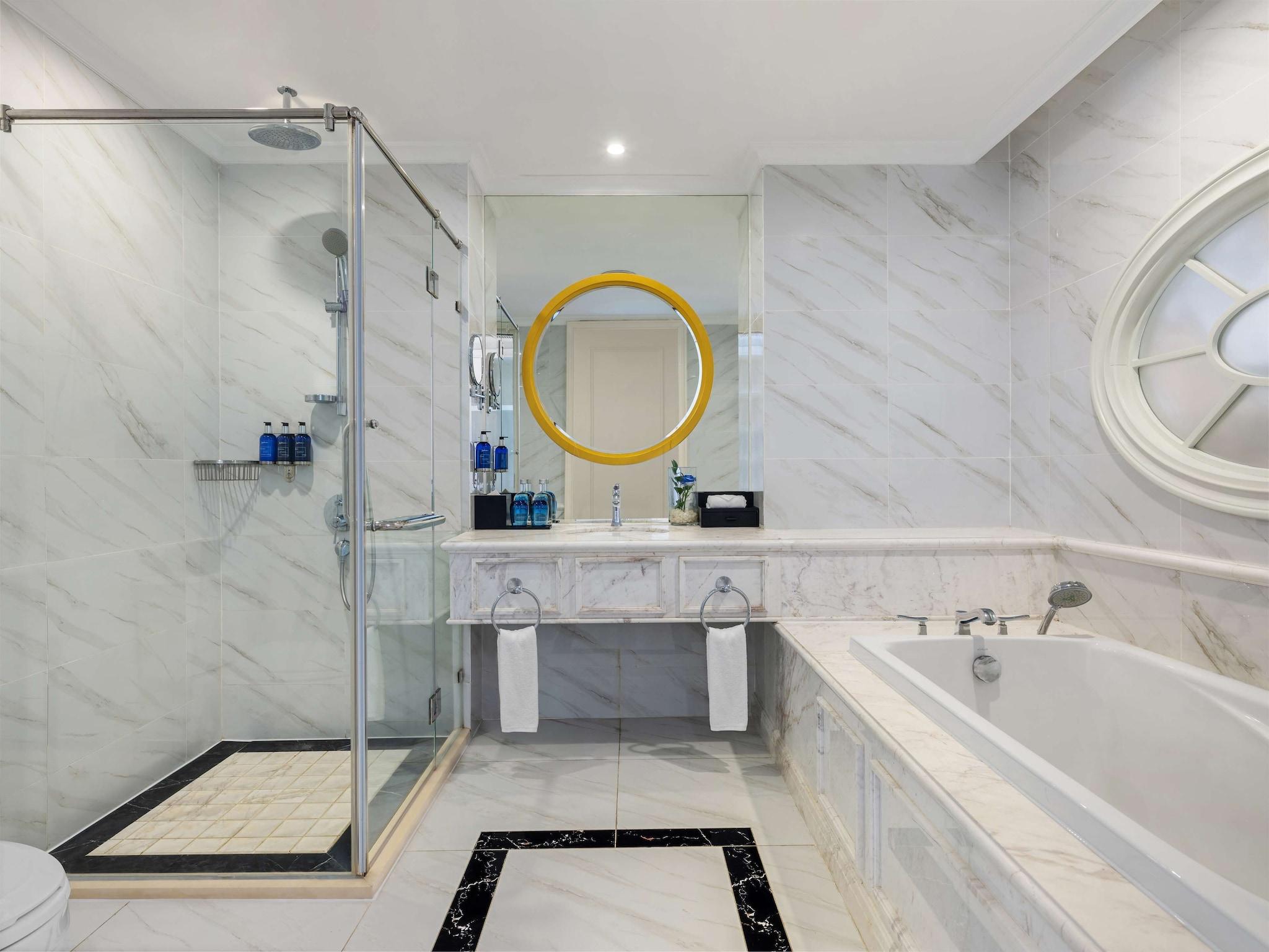 Double or Twin Deluxe King Bed