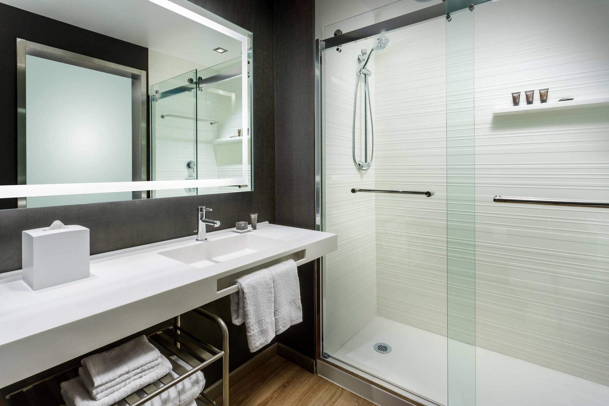 Suite Bay View King Bed