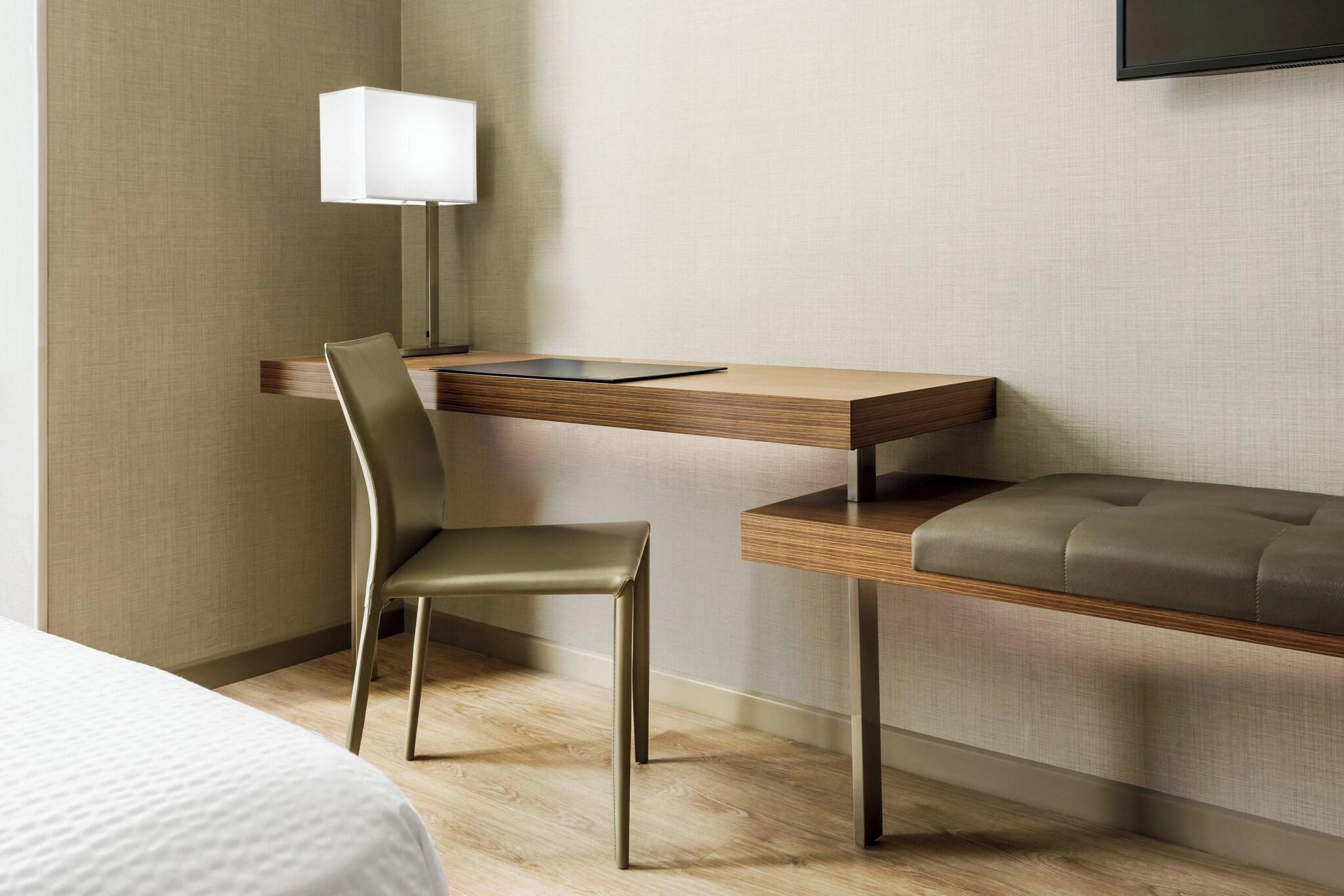 Double Bay View King Bed