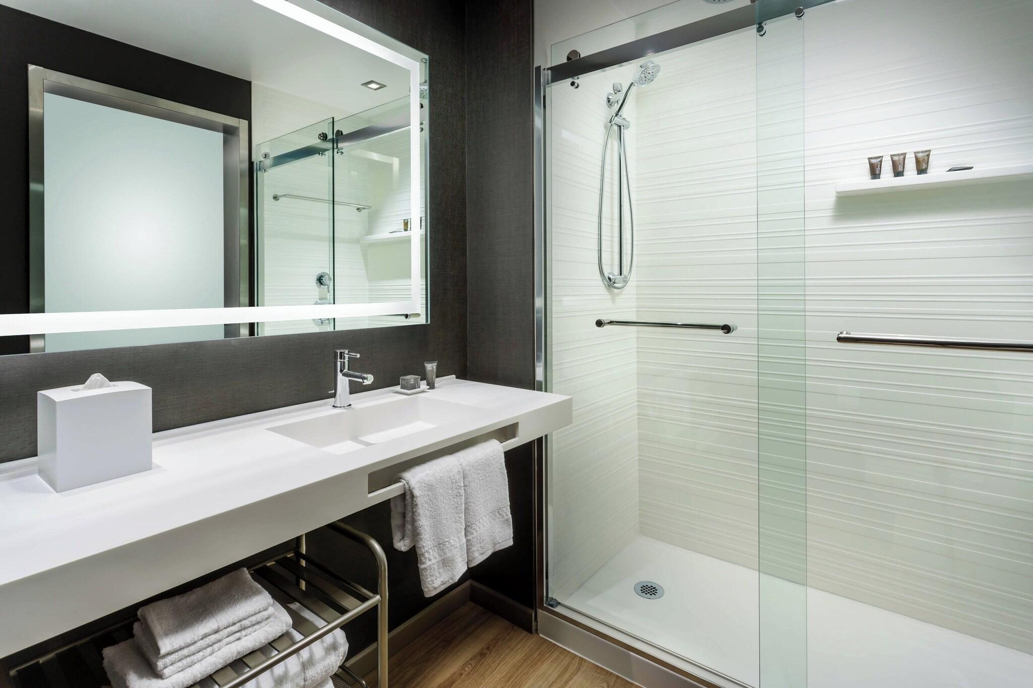 Suite Bay View King Bed