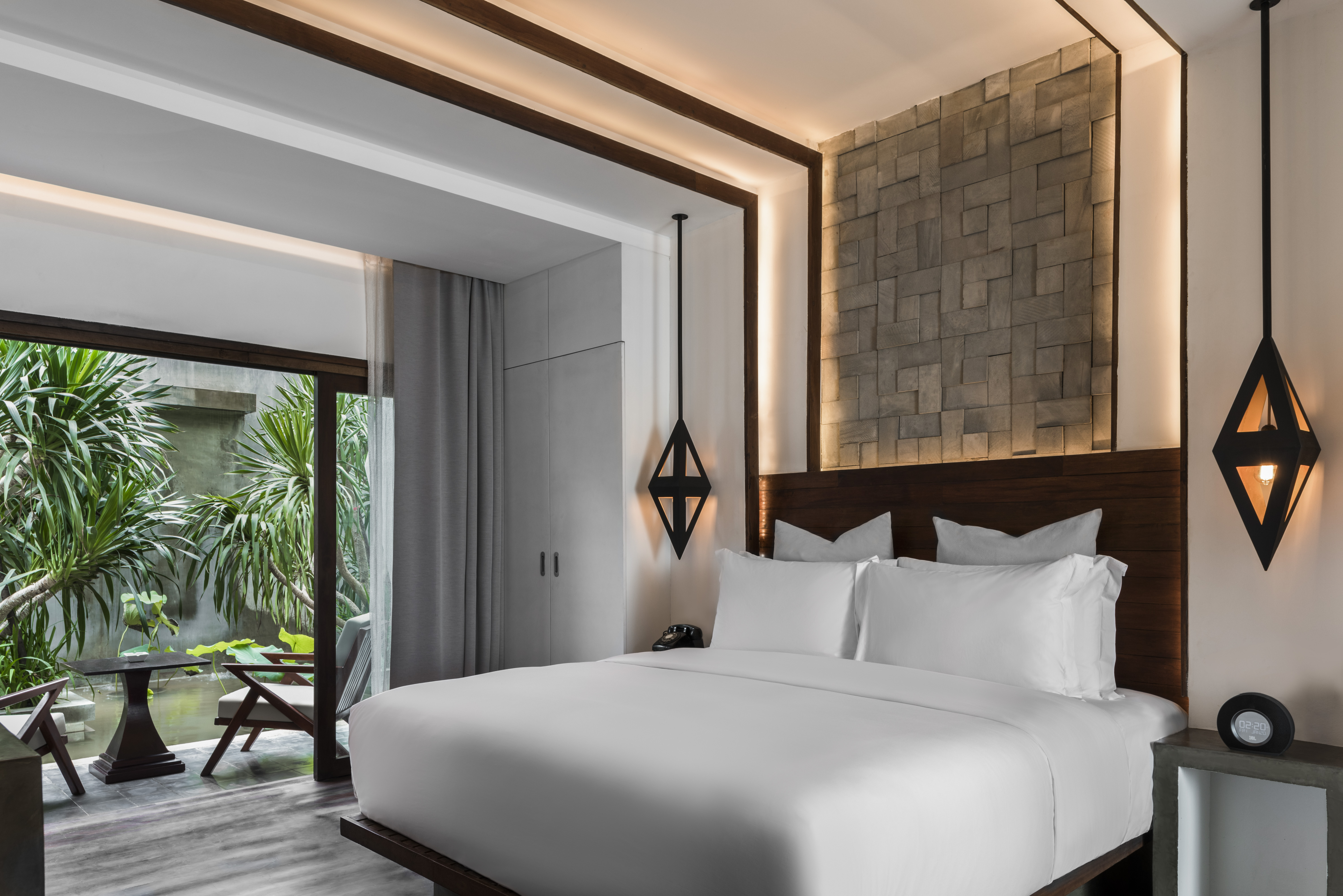 Double Deluxe King Bed