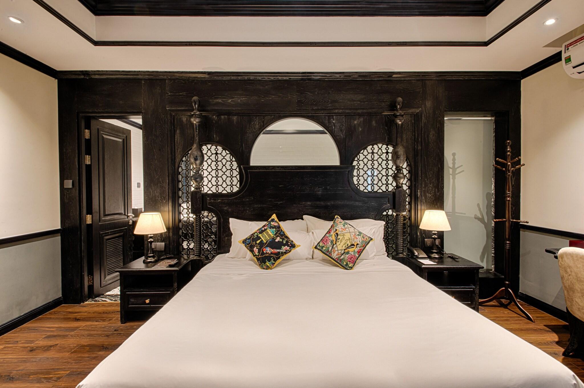 Suite Queen Size Bed