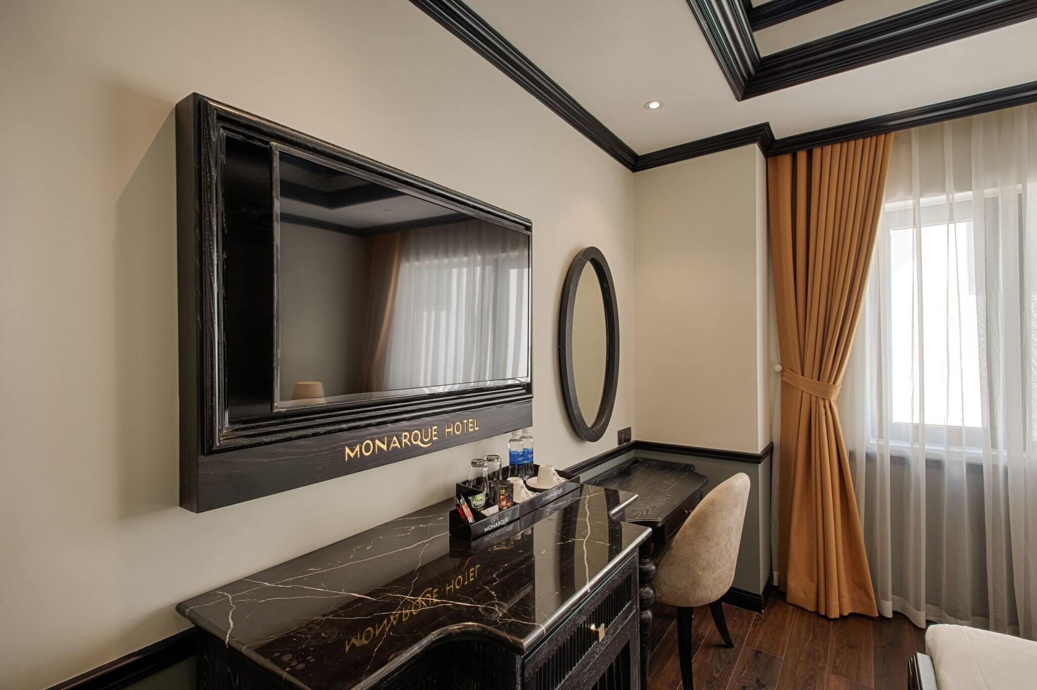 Suite Queen Size Bed