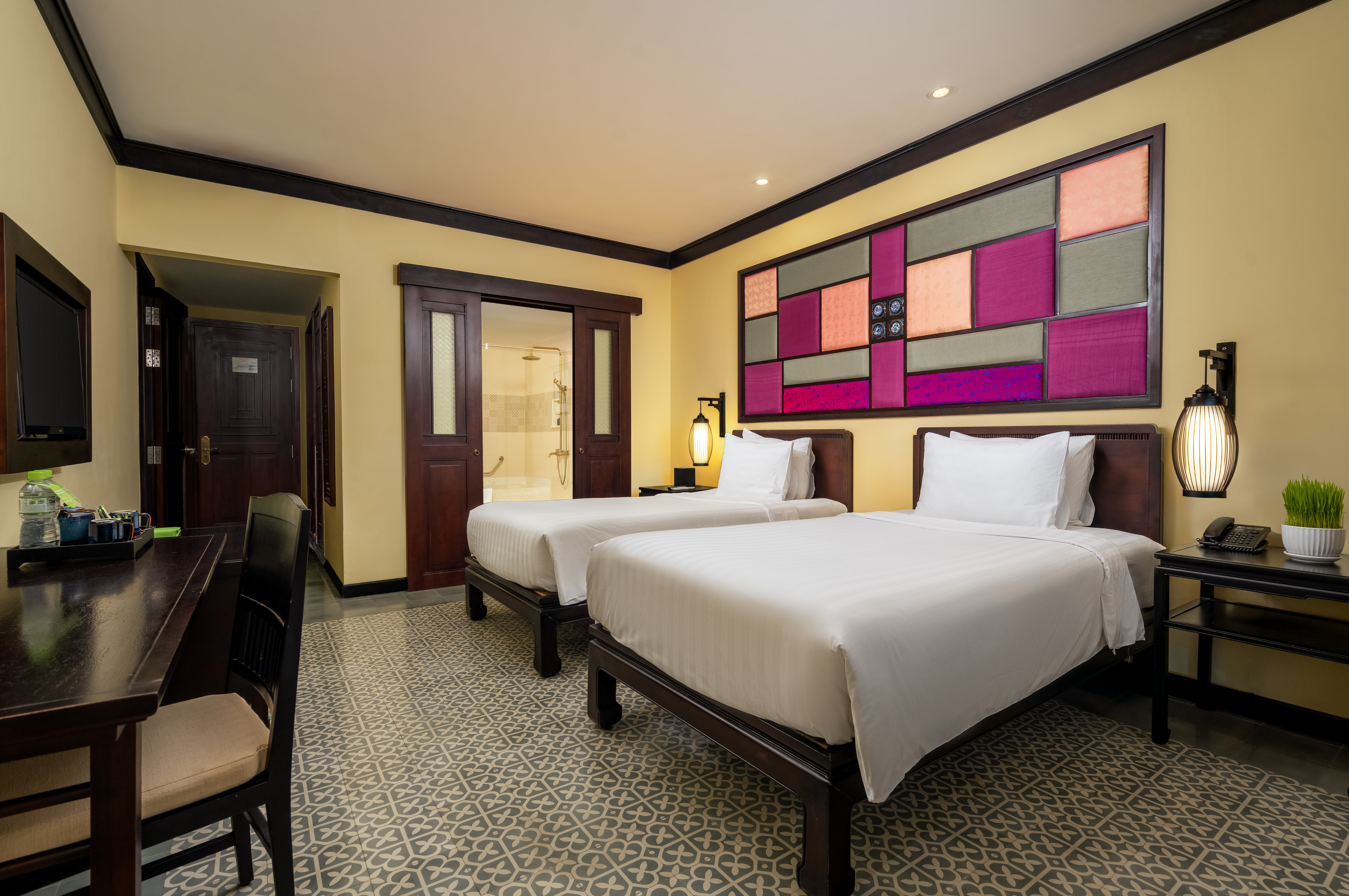 Twin Deluxe with Views