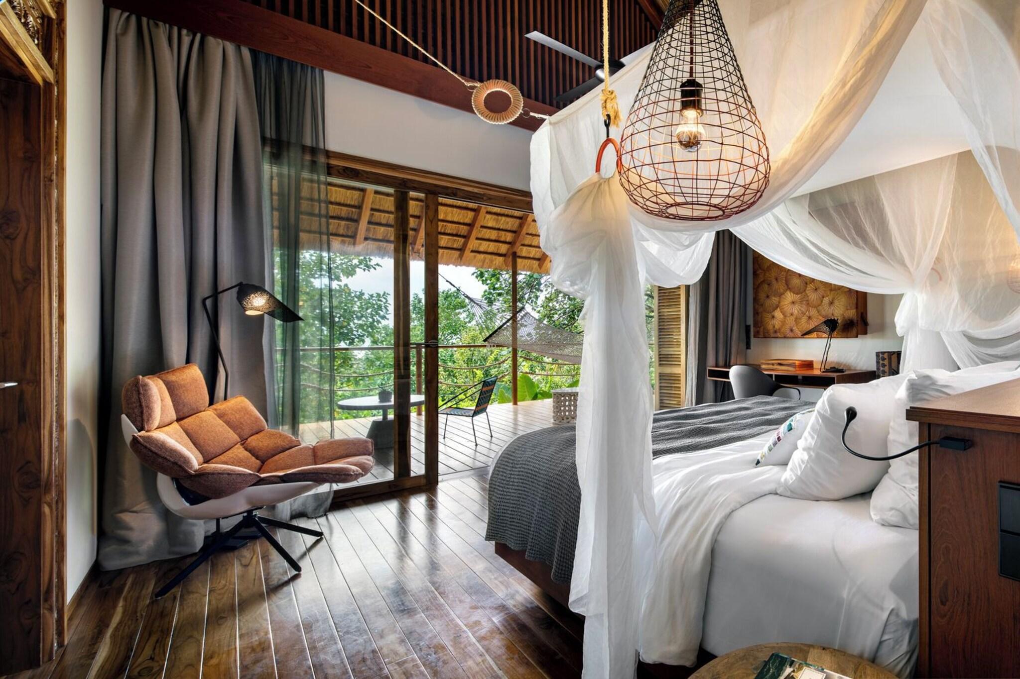 Bungalow Garden View King Bed