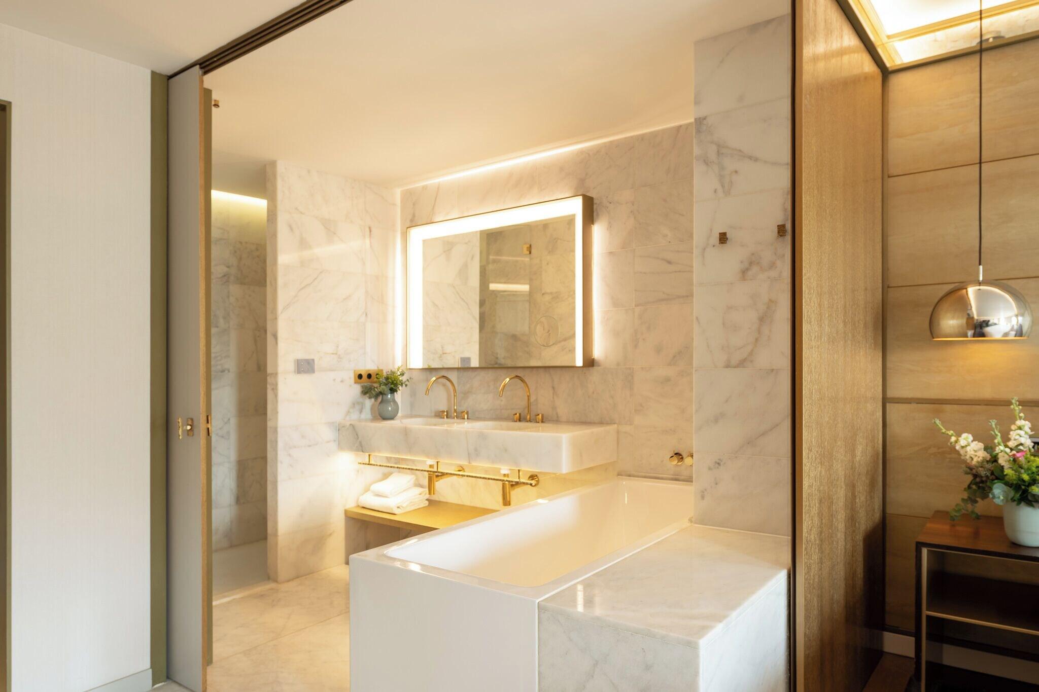 Junior Suite King Size Bed