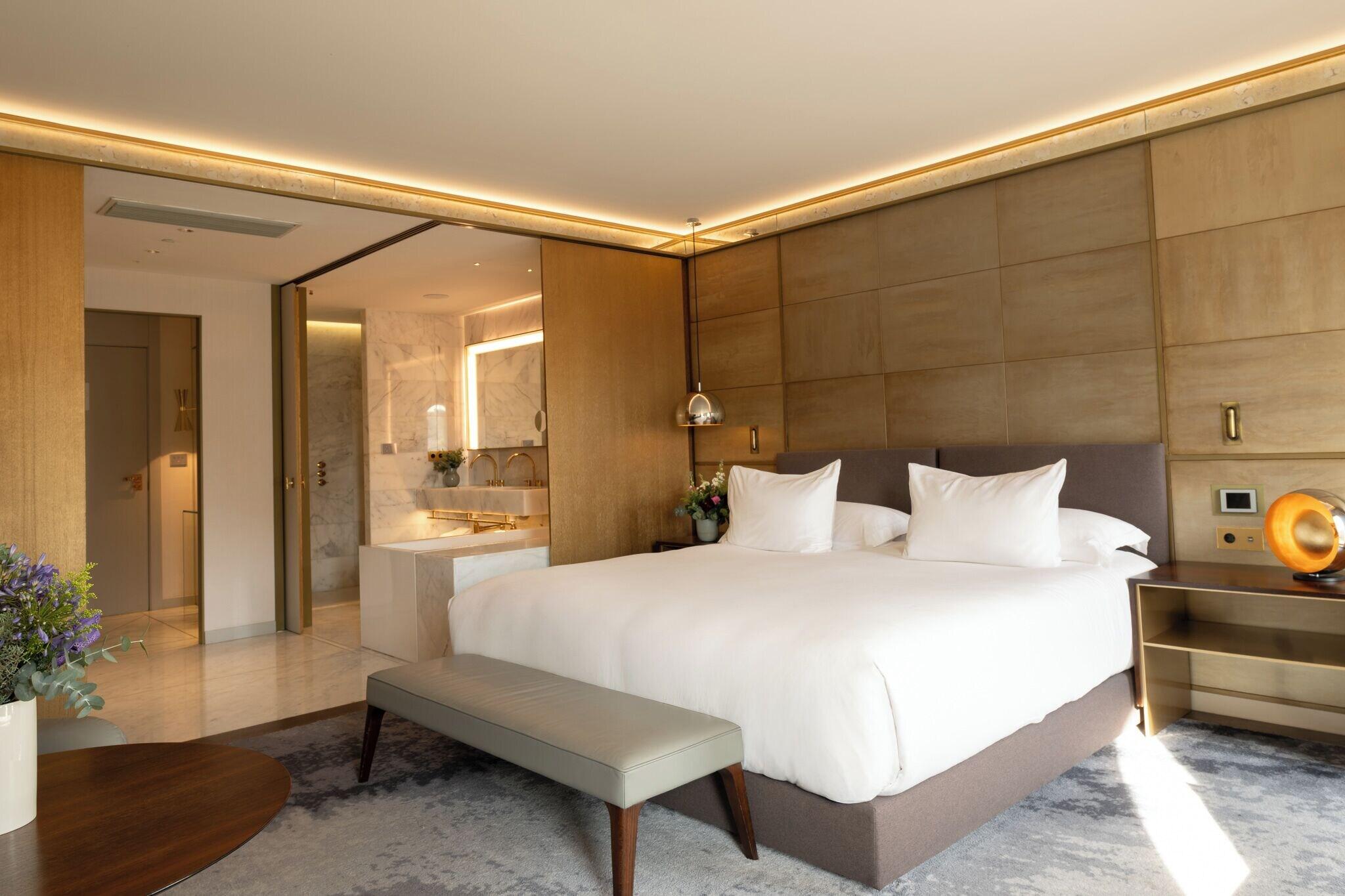 Junior Suite King Size Bed