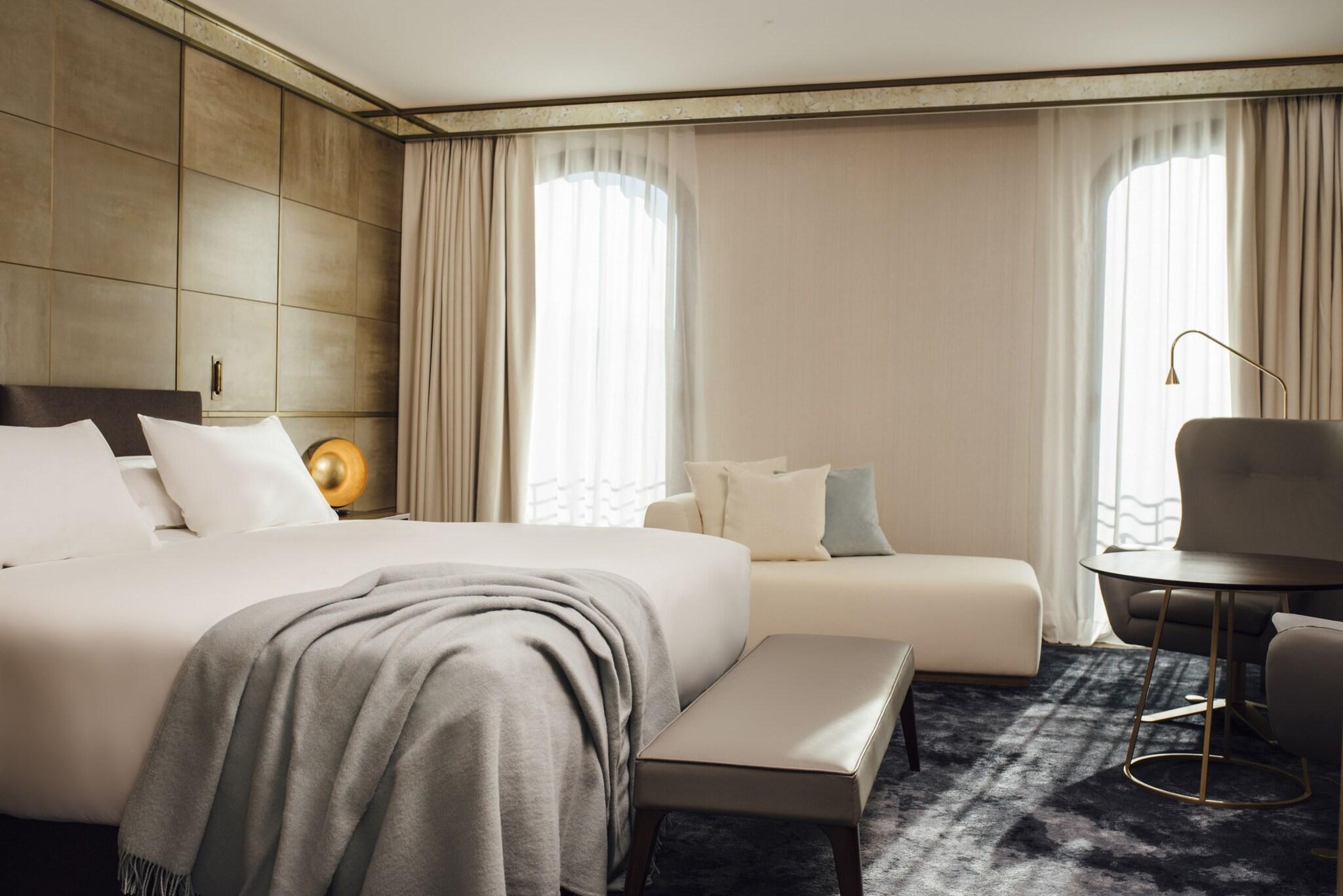 Junior Suite King Size Bed