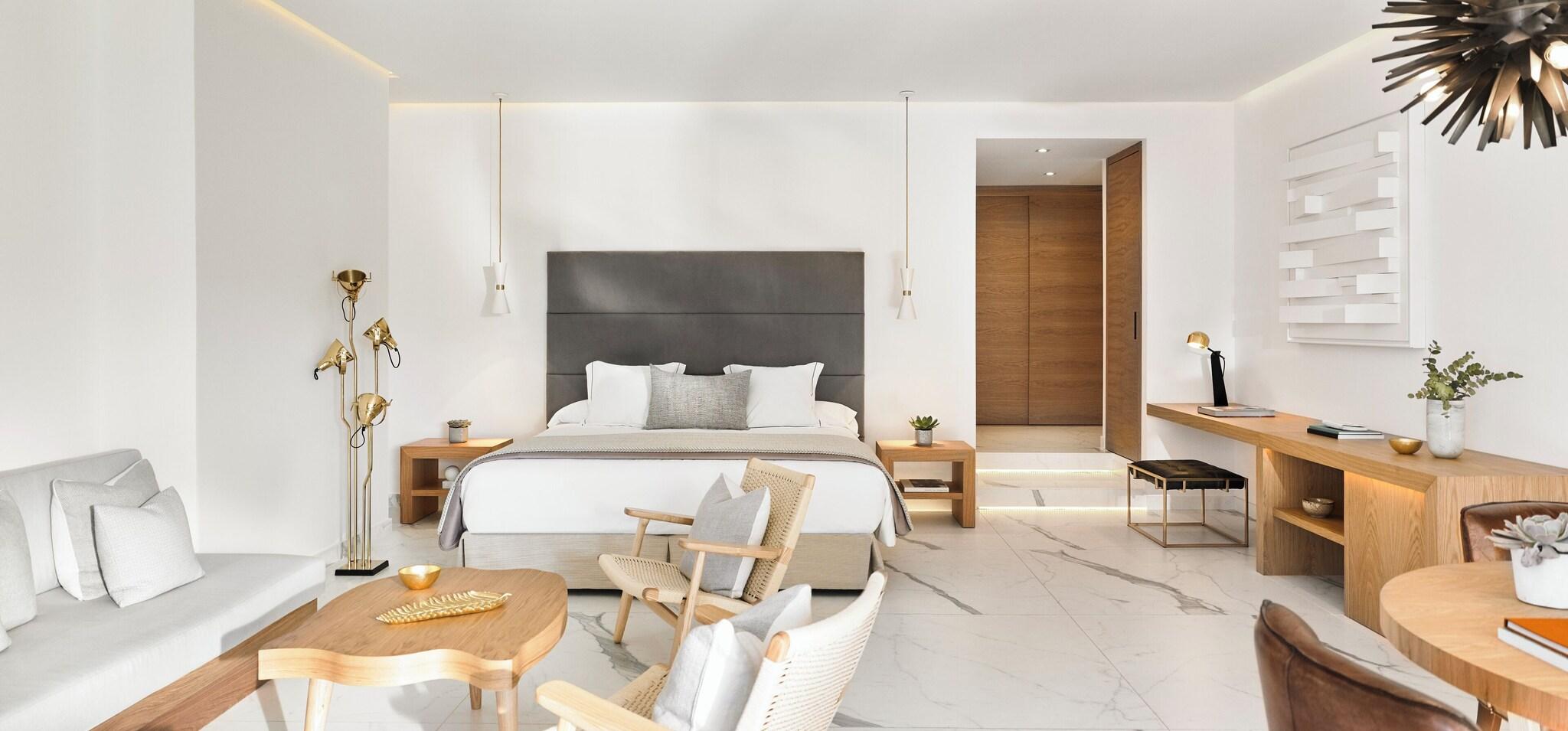 Studio King Size Bed