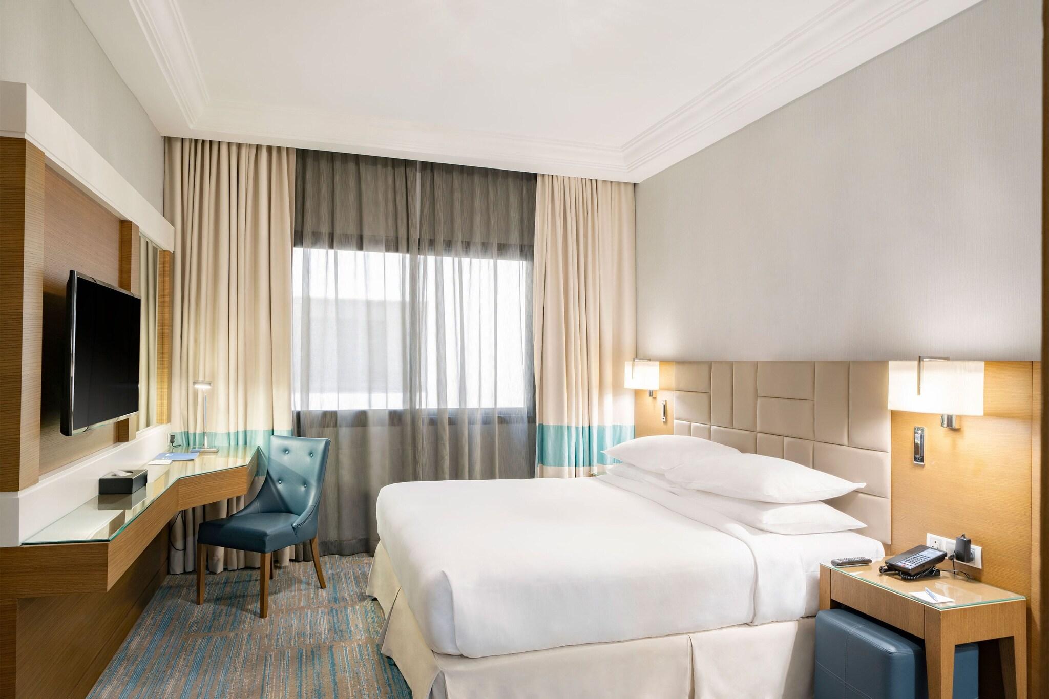 Junior Suite King Bed Smoking