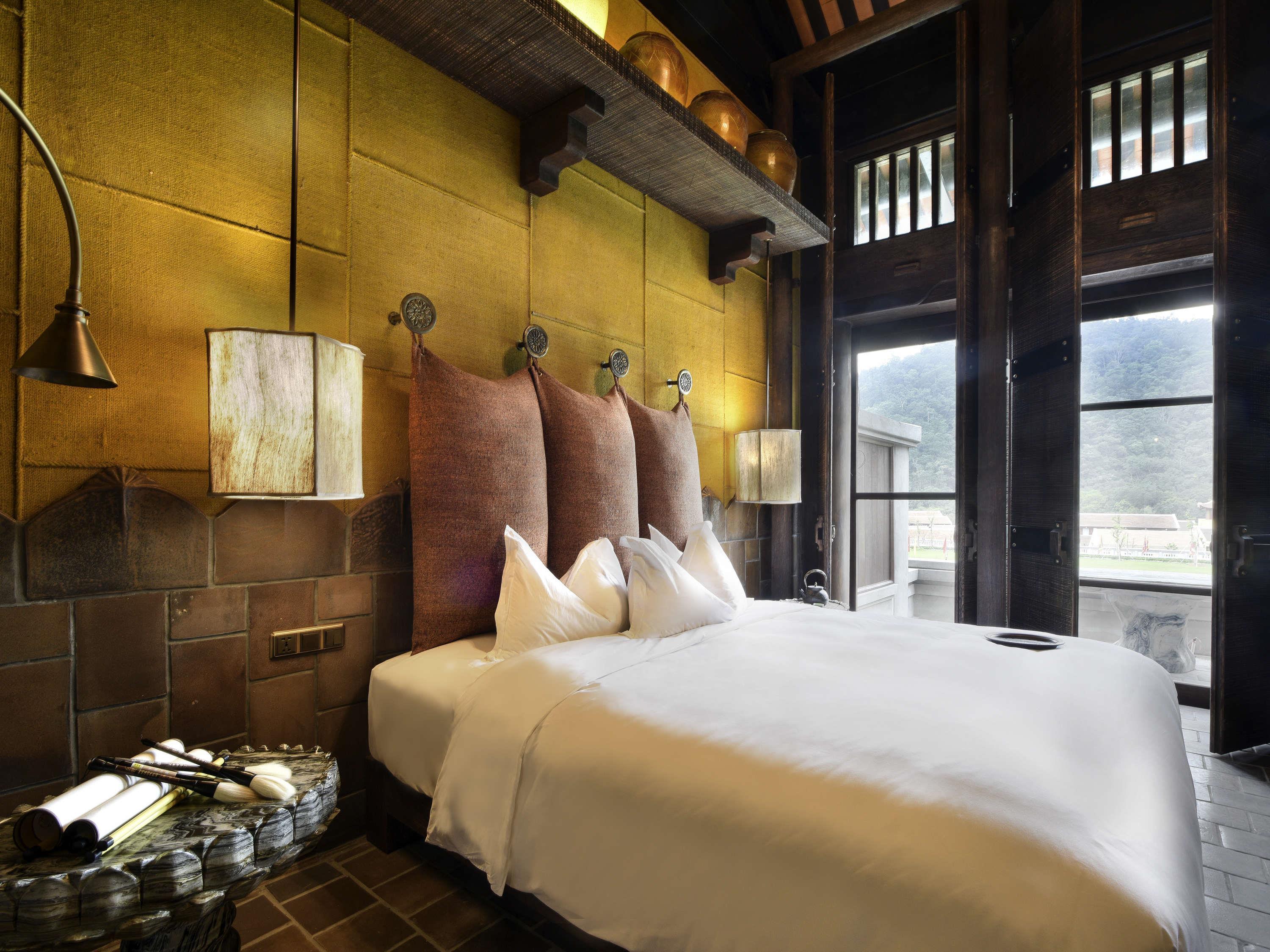 Double Deluxe King Bed