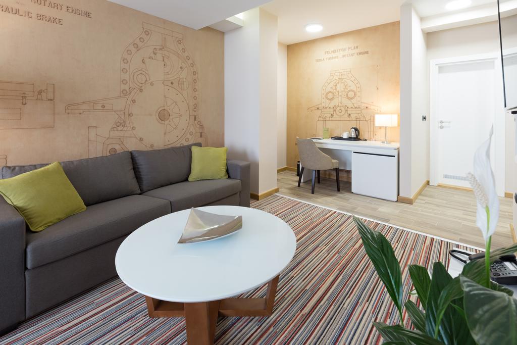 Suite Deluxe with Balcony