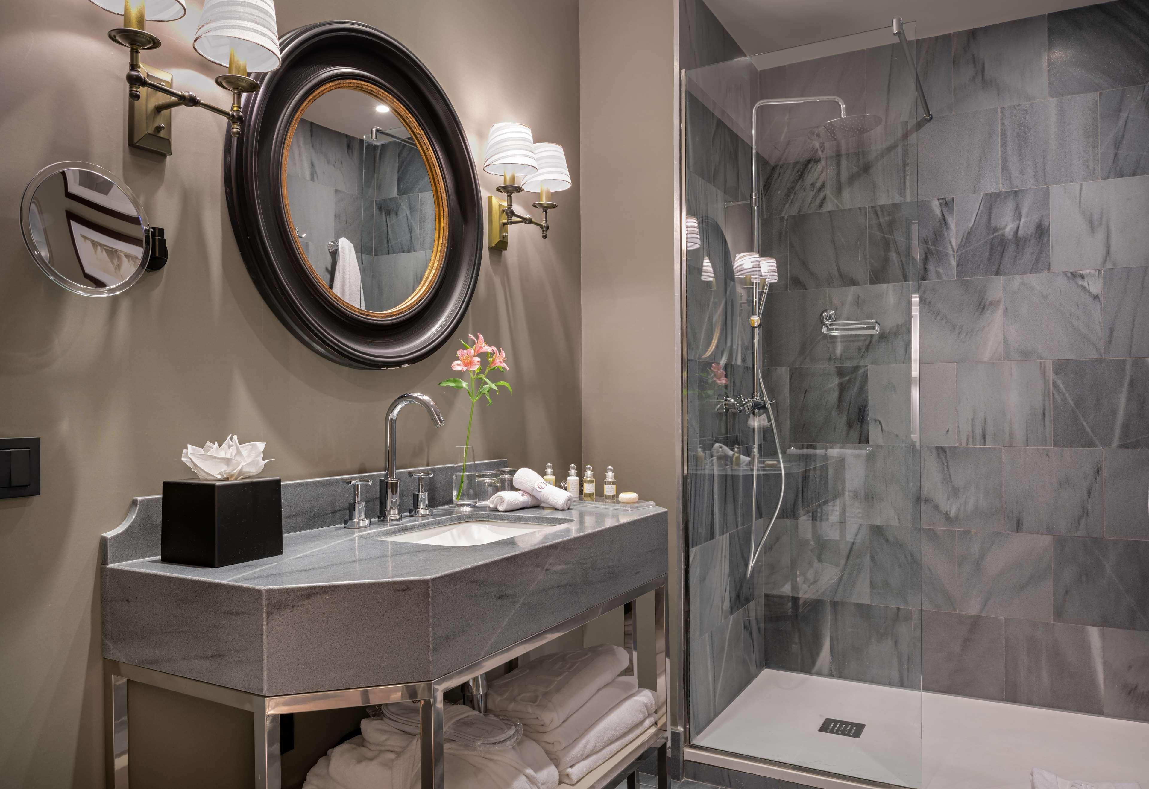 Double or Twin Superior