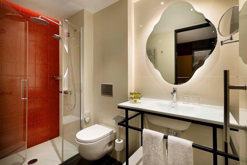 Double or Twin Deluxe with Views