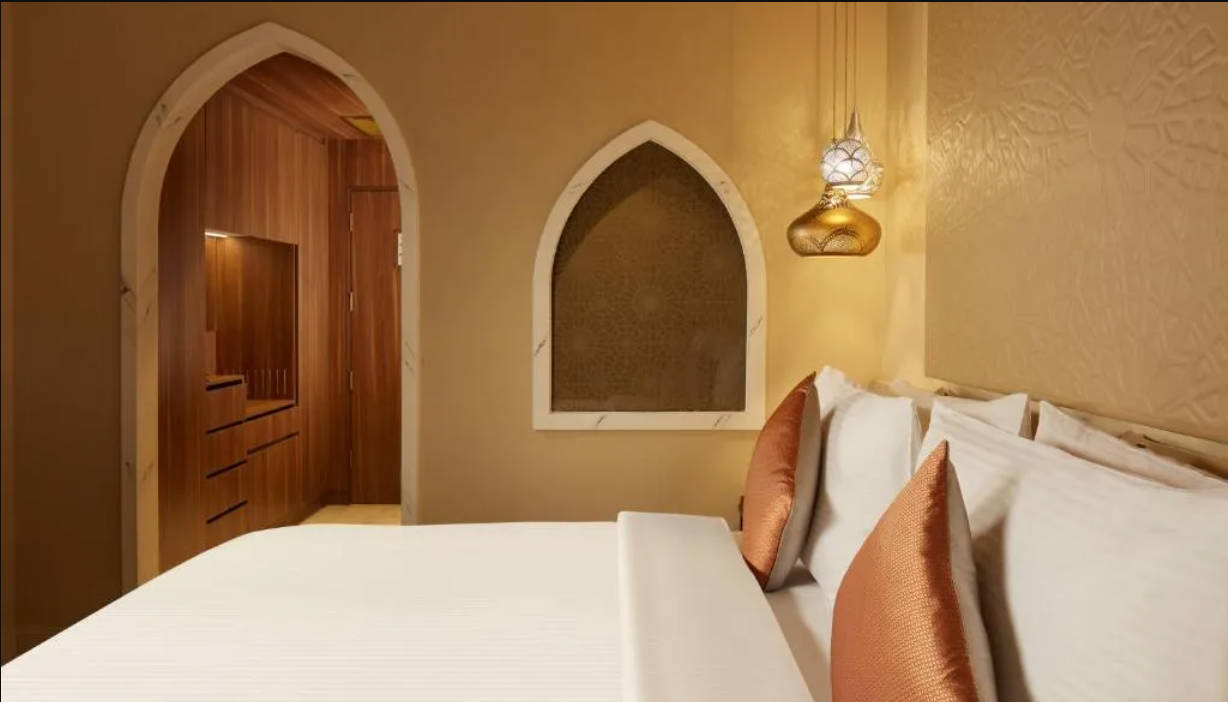 Double Deluxe King Bed