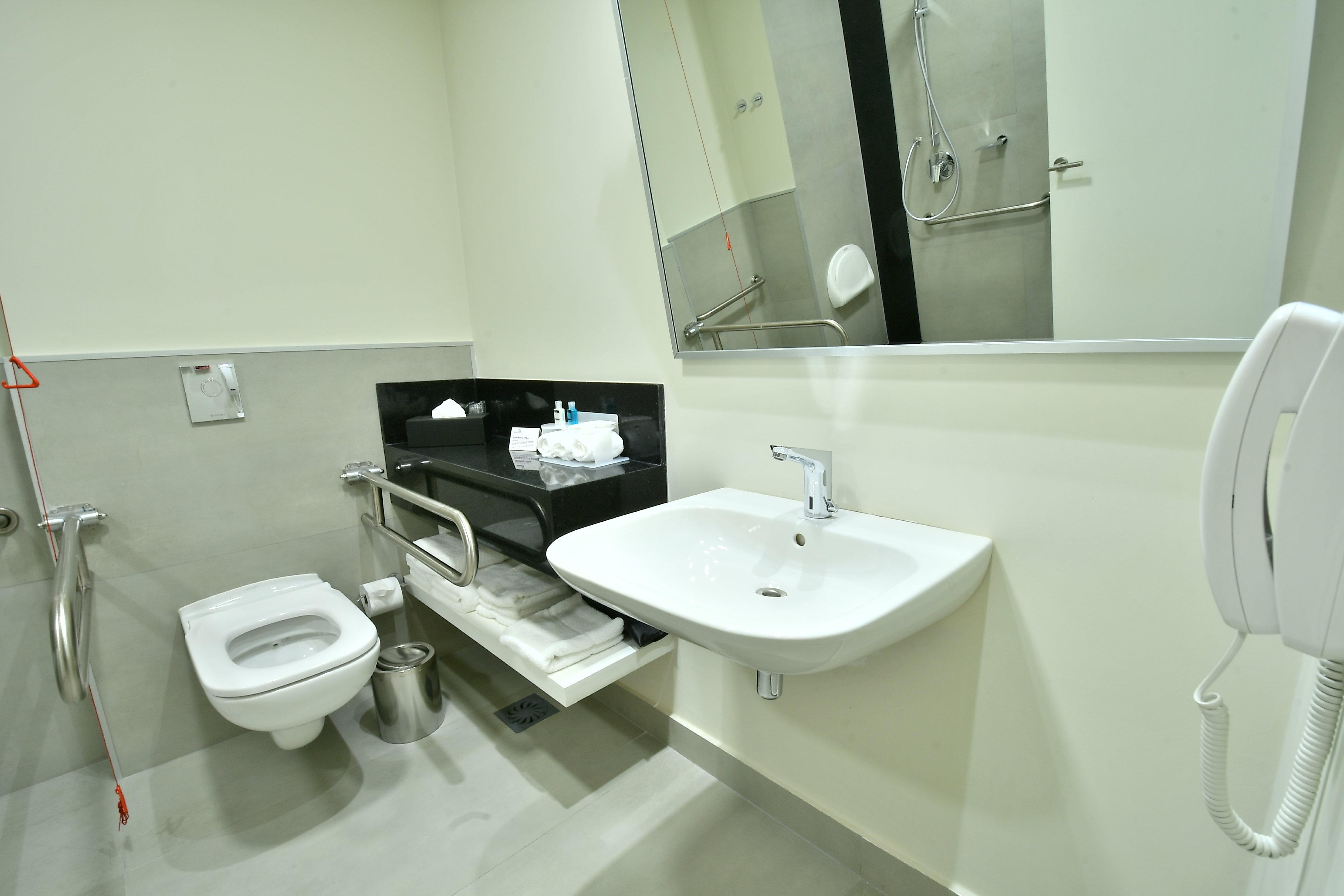 Double Accessible King Size Bed