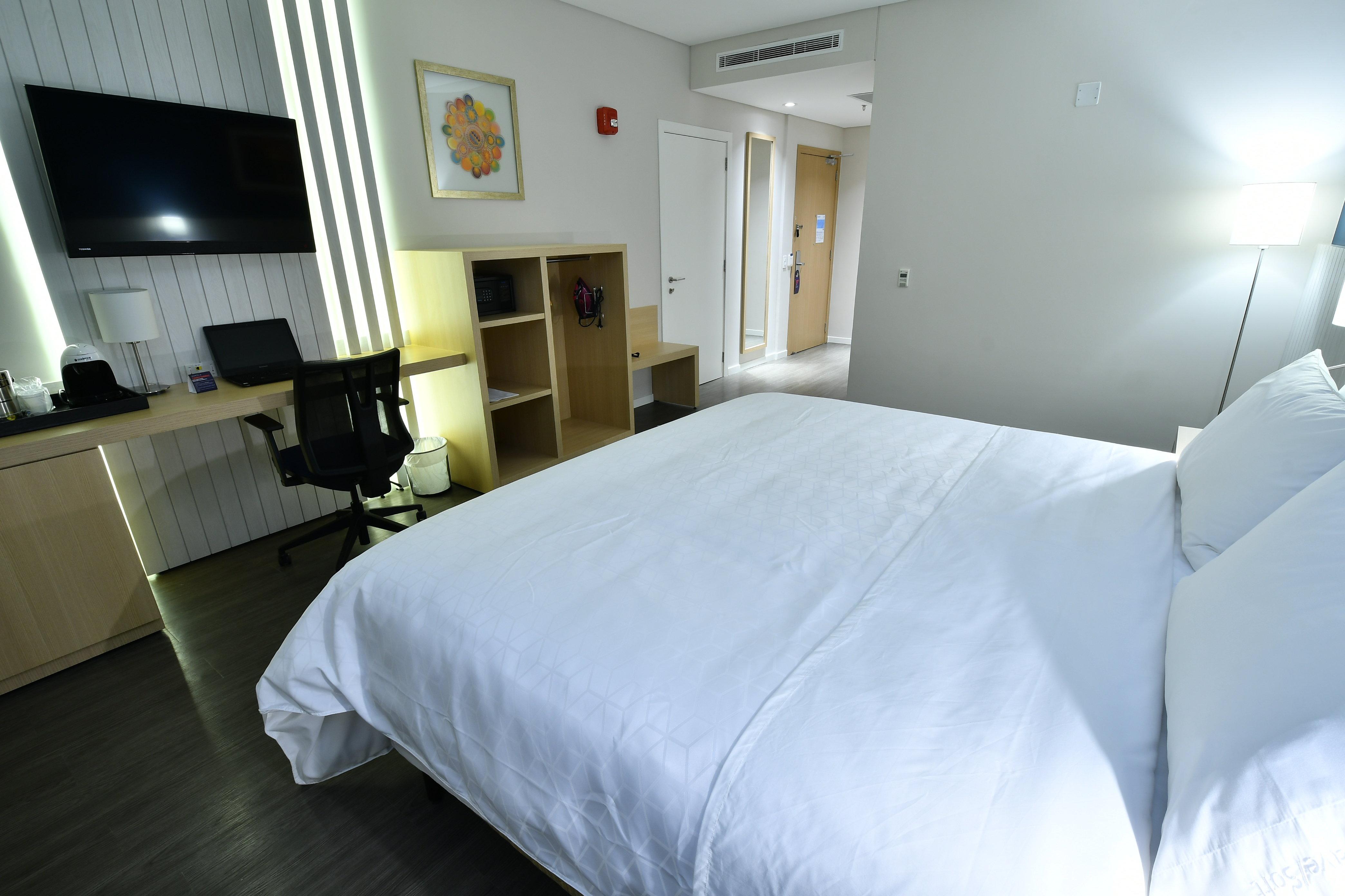 Double Accessible King Size Bed