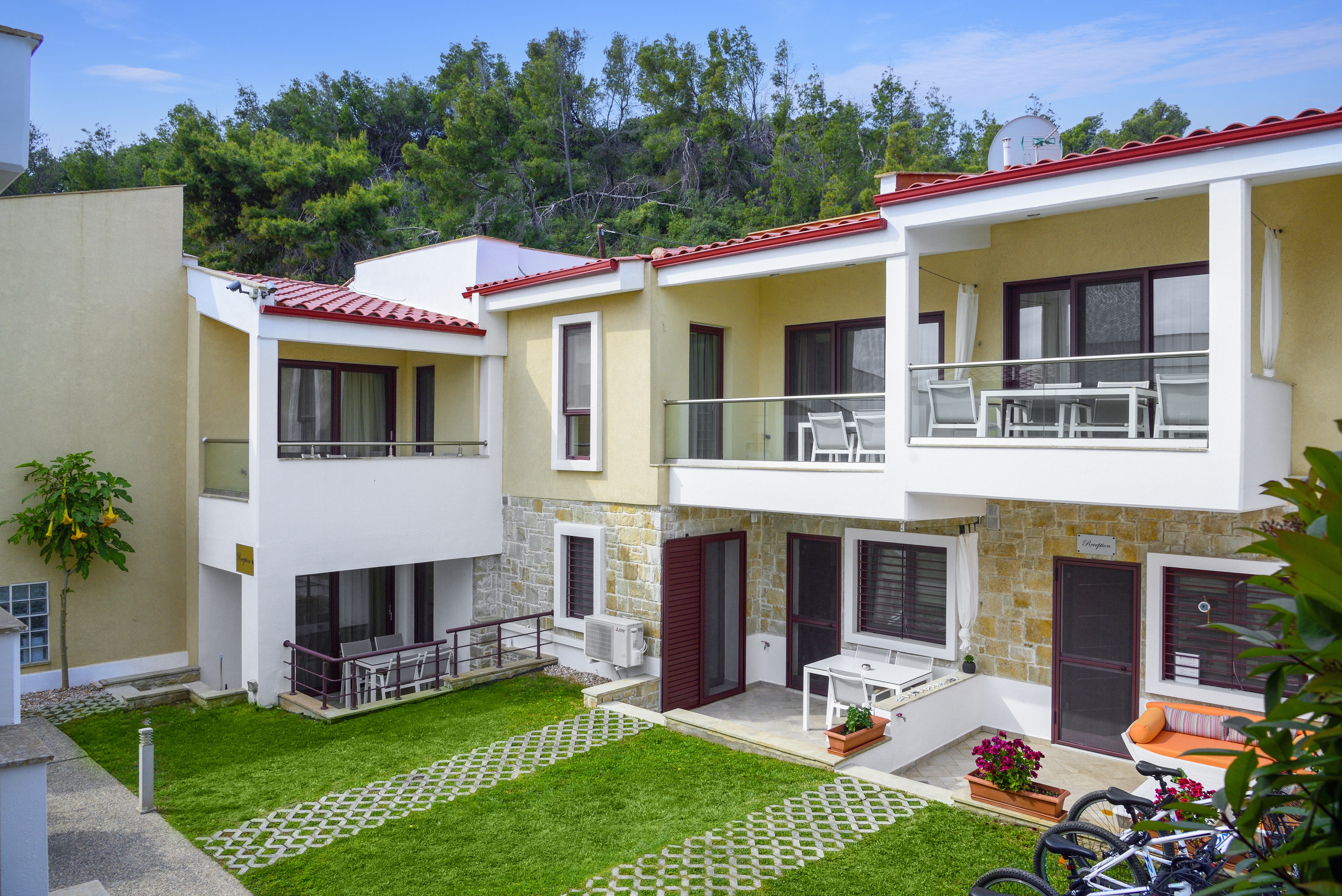 Apartment Garden View