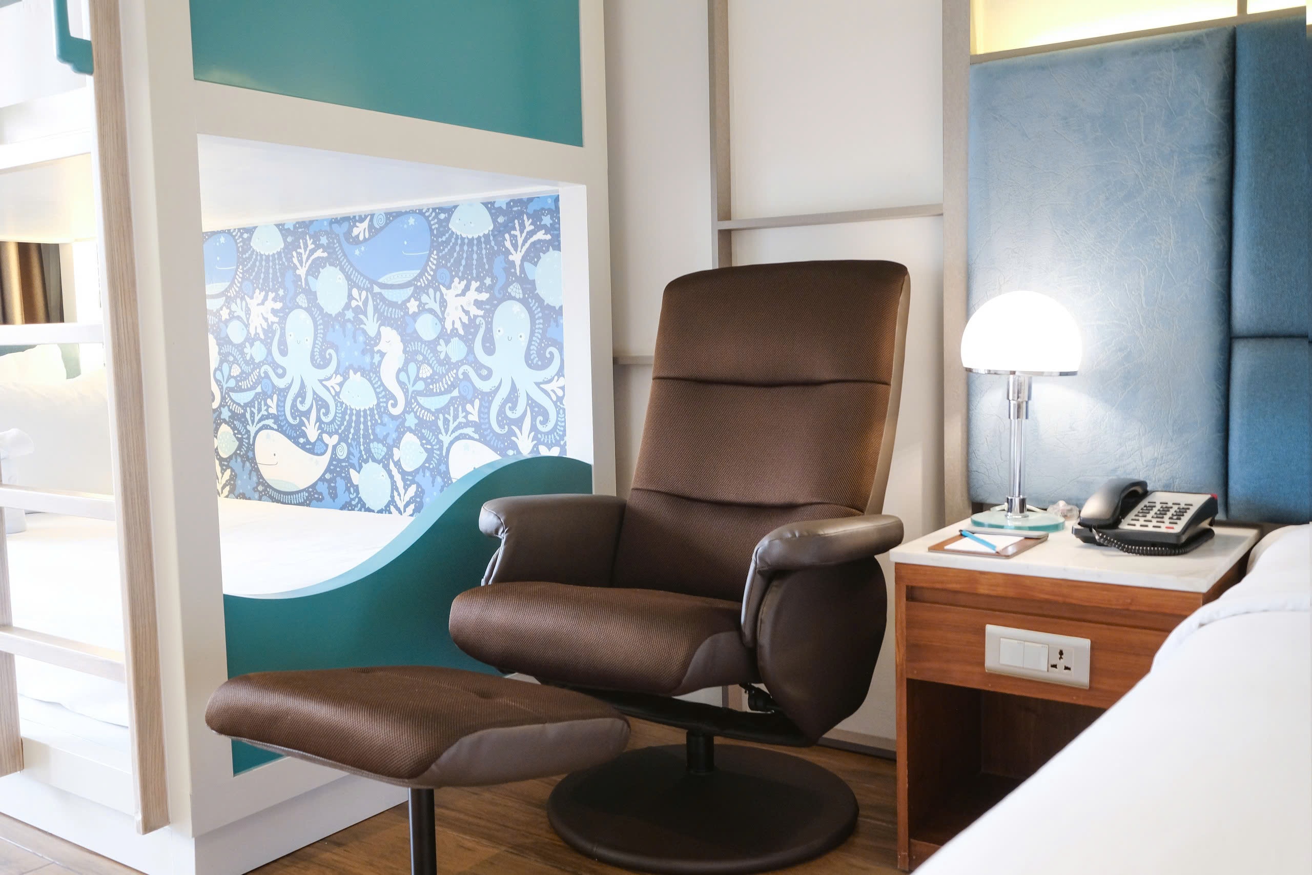 Family Room Capacity 4