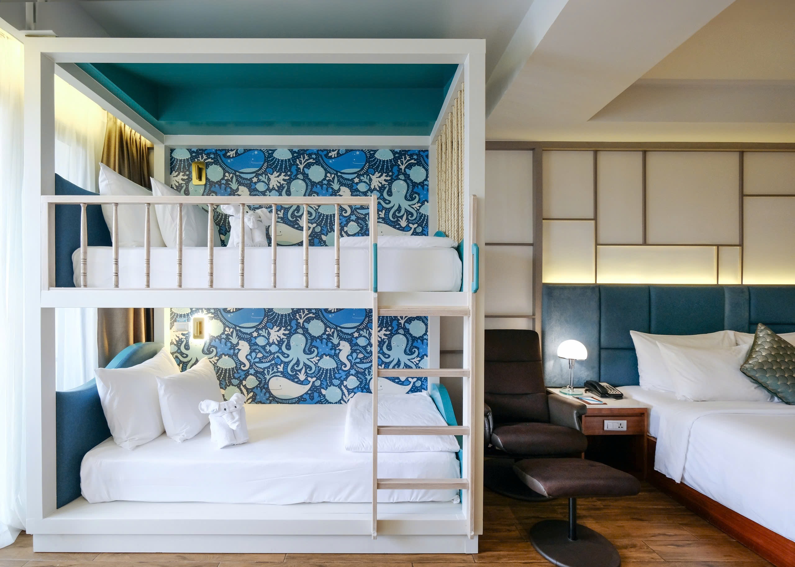 Family Room Capacity 4