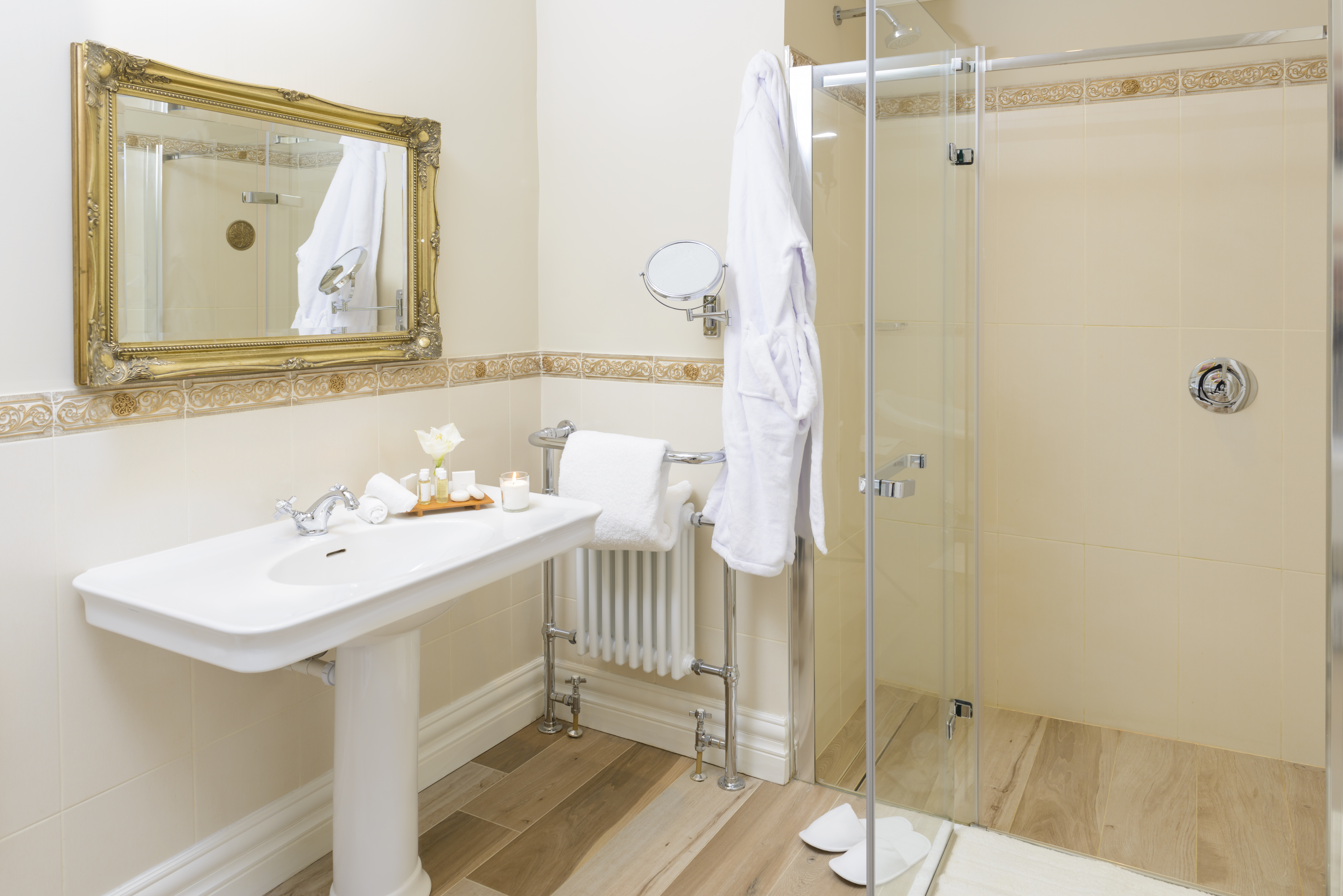 Double Garden View King Bed