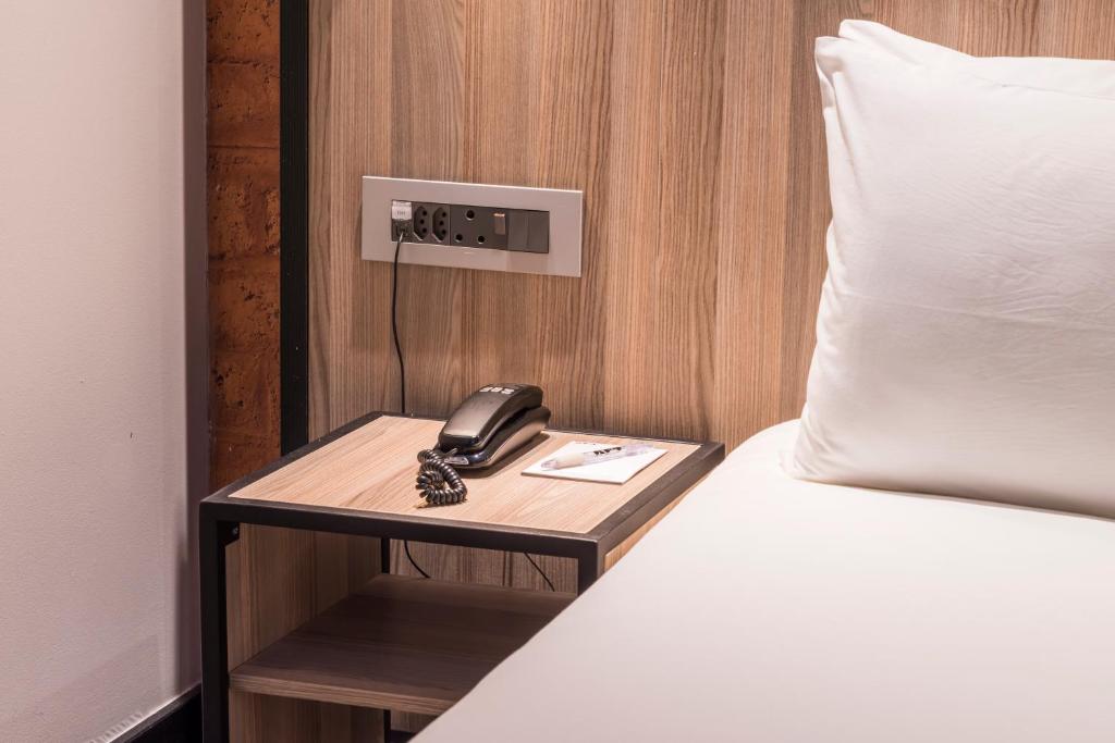 Double Queen Size Bed