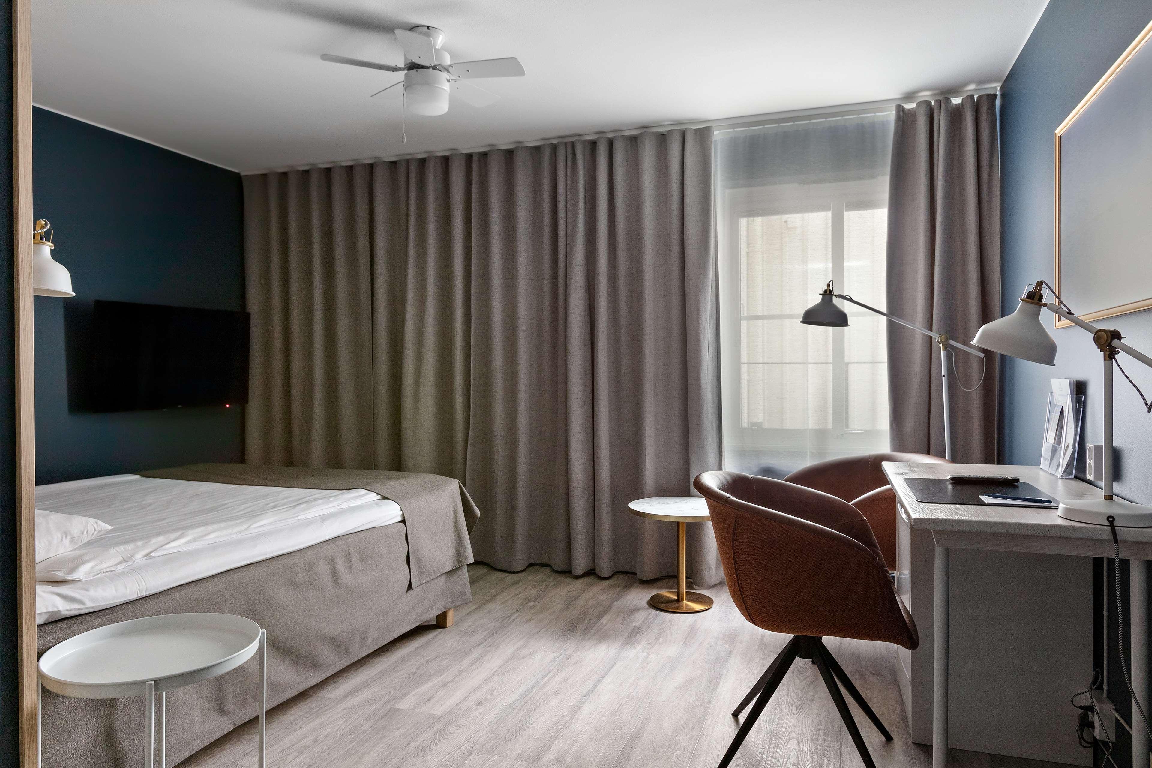 Double Superior Queen Bed