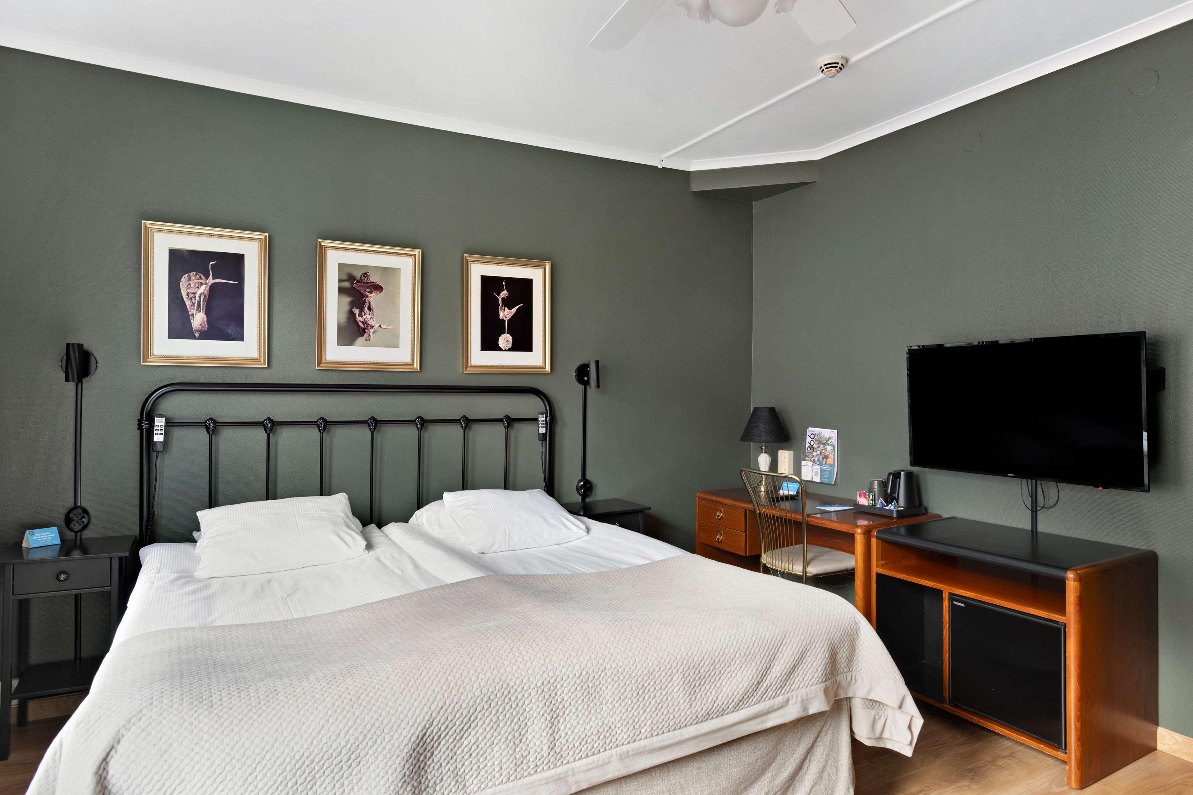 Double Superior King Bed