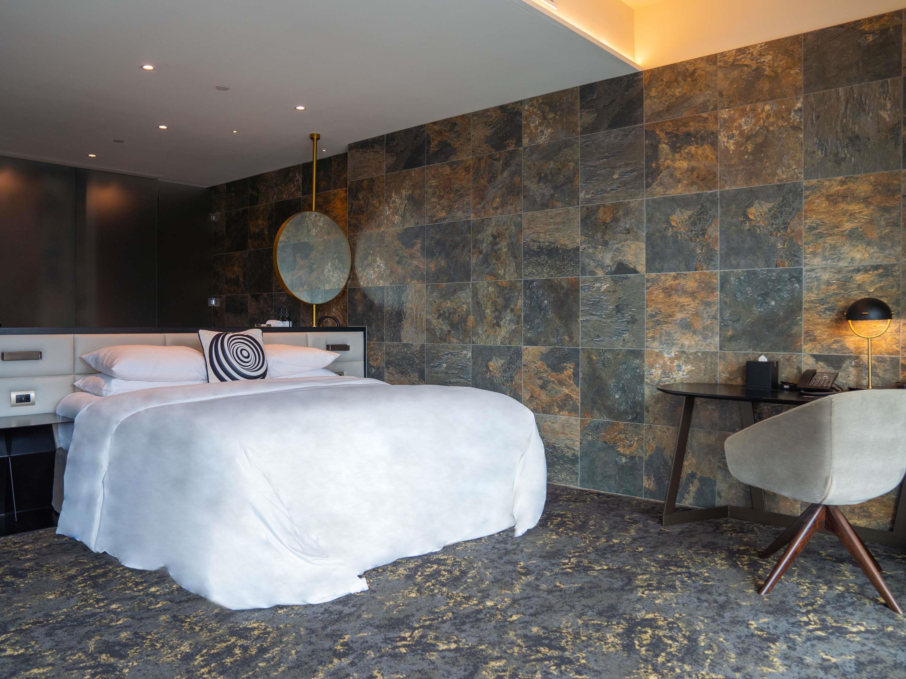 Studio King Size Bed