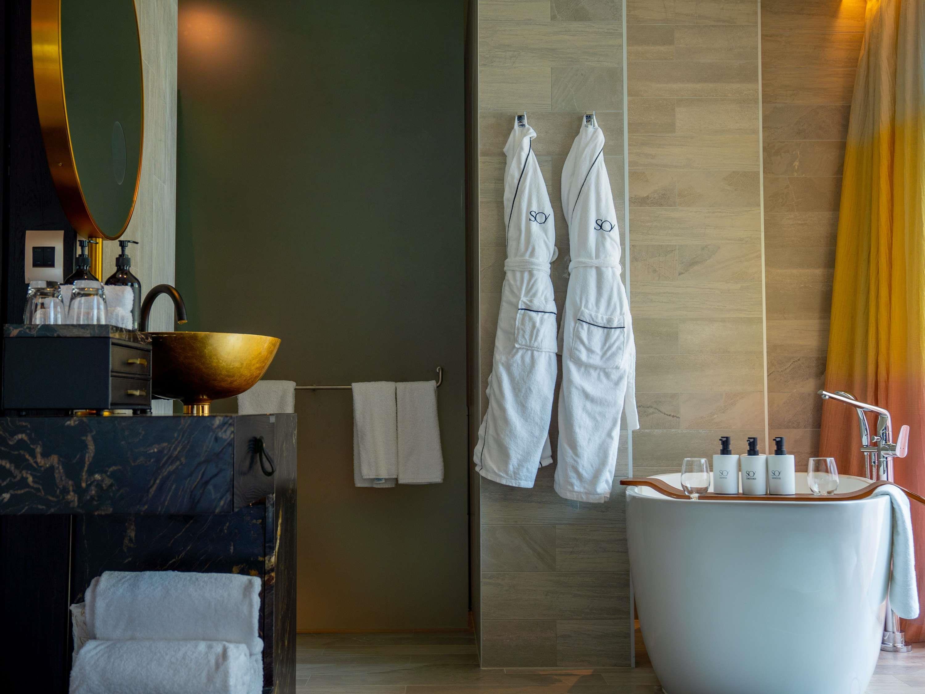 Double King Size Bed