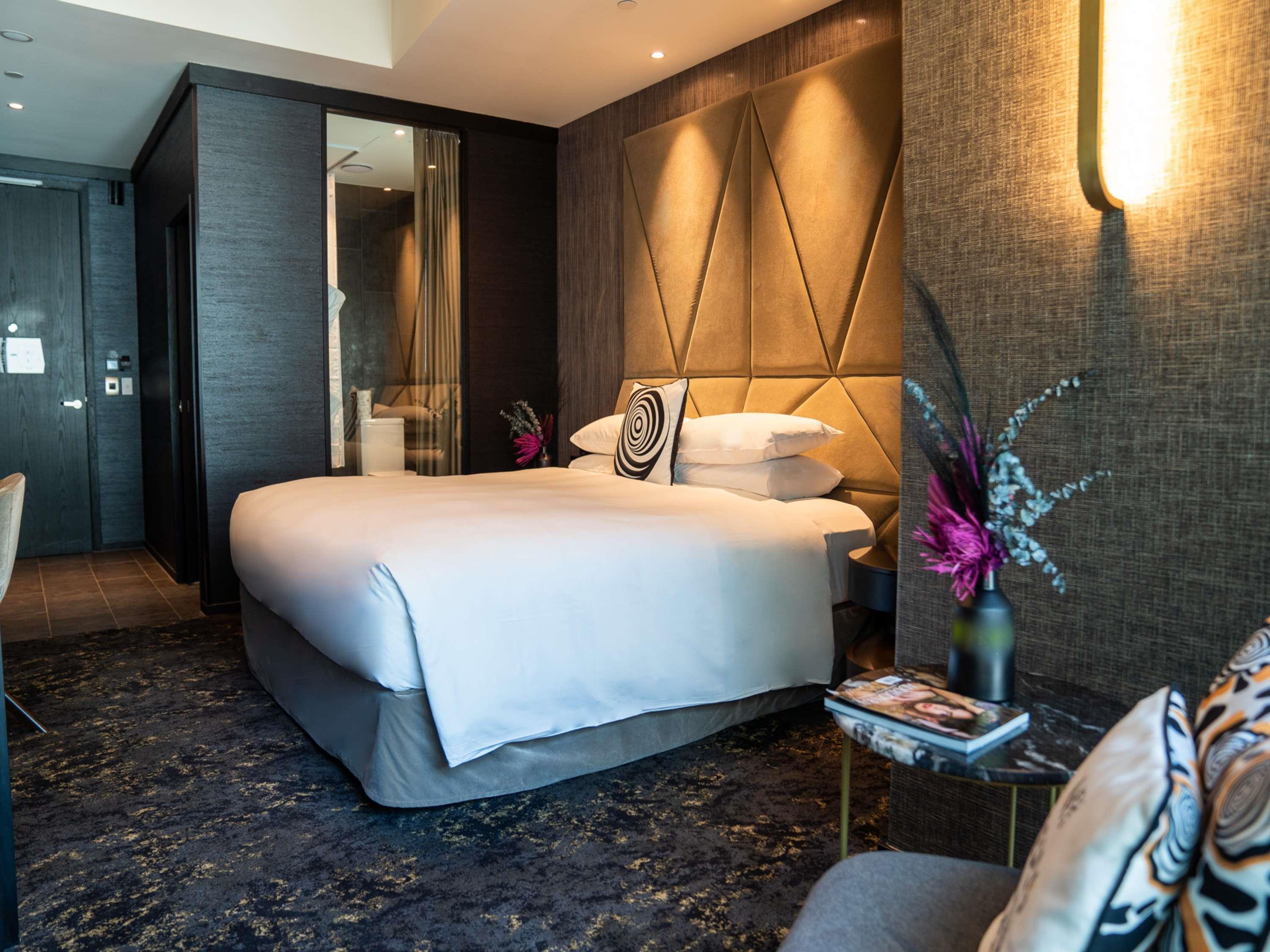 Double Accessible King Size Bed