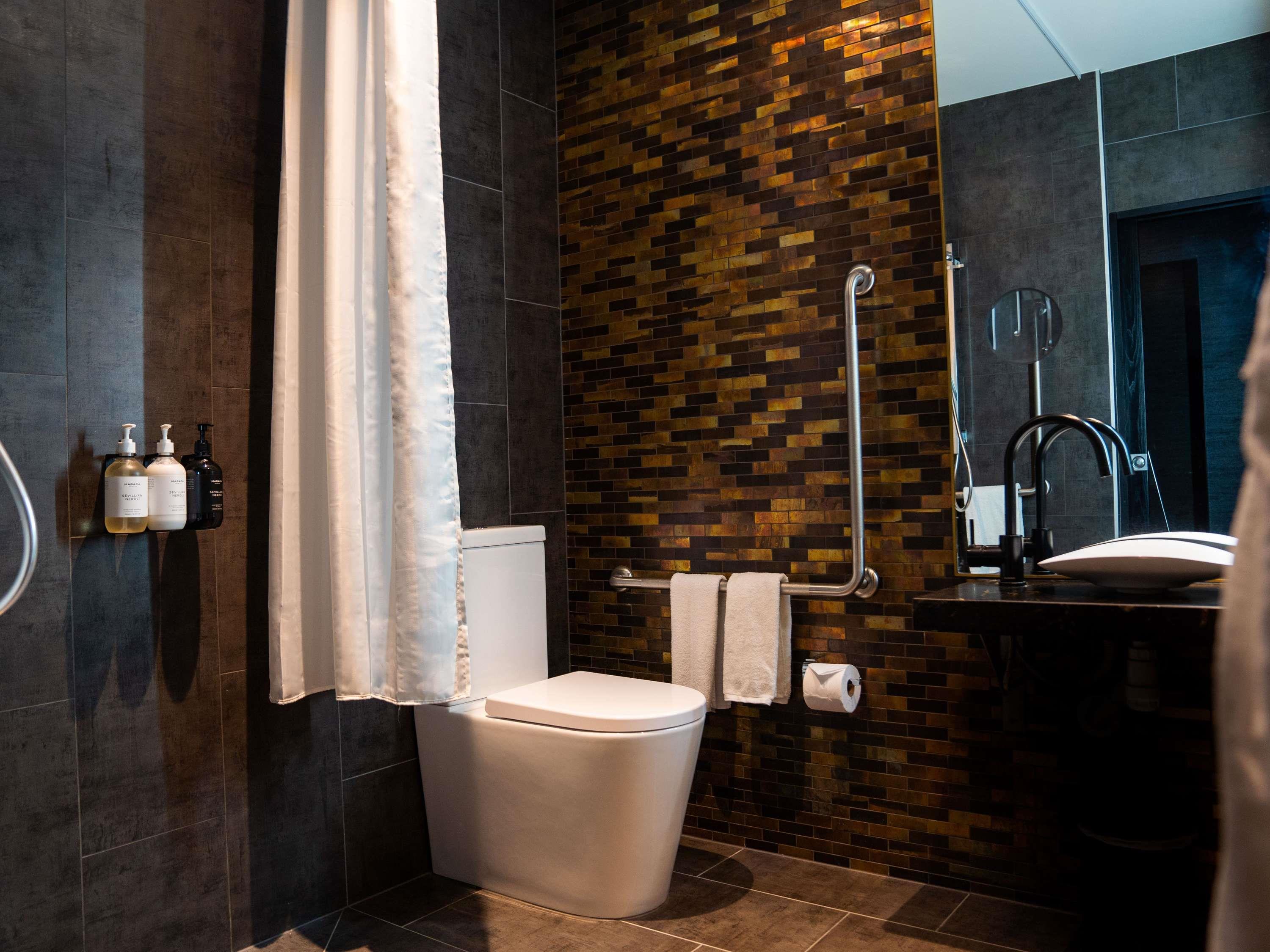 Double Accessible King Size Bed