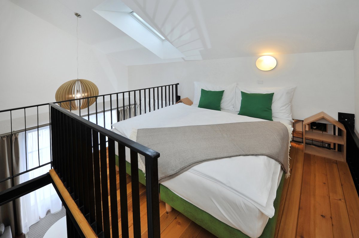 Apartment Capacity 6