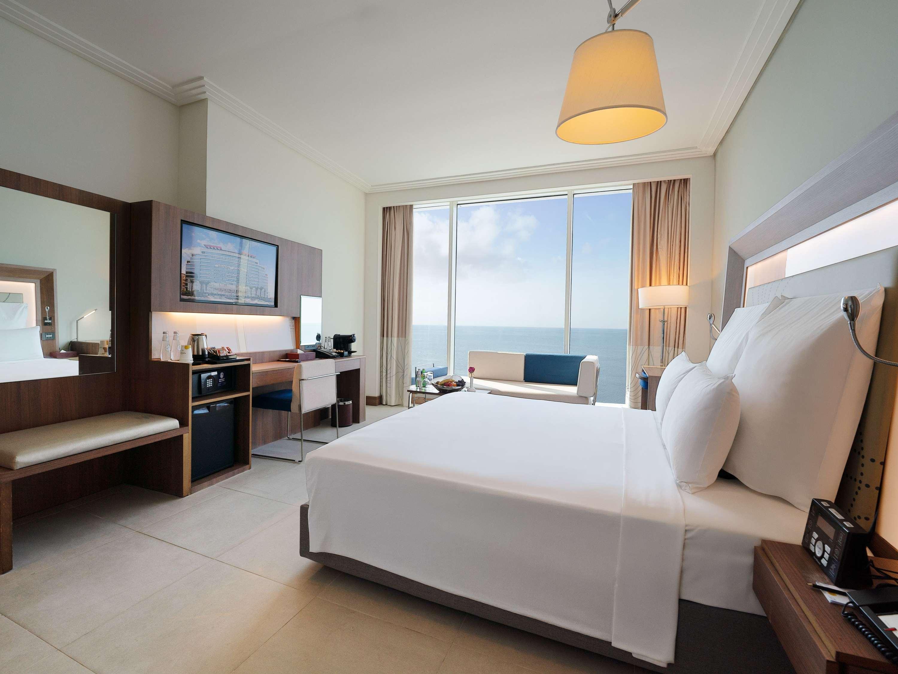 Double Accessible Superior