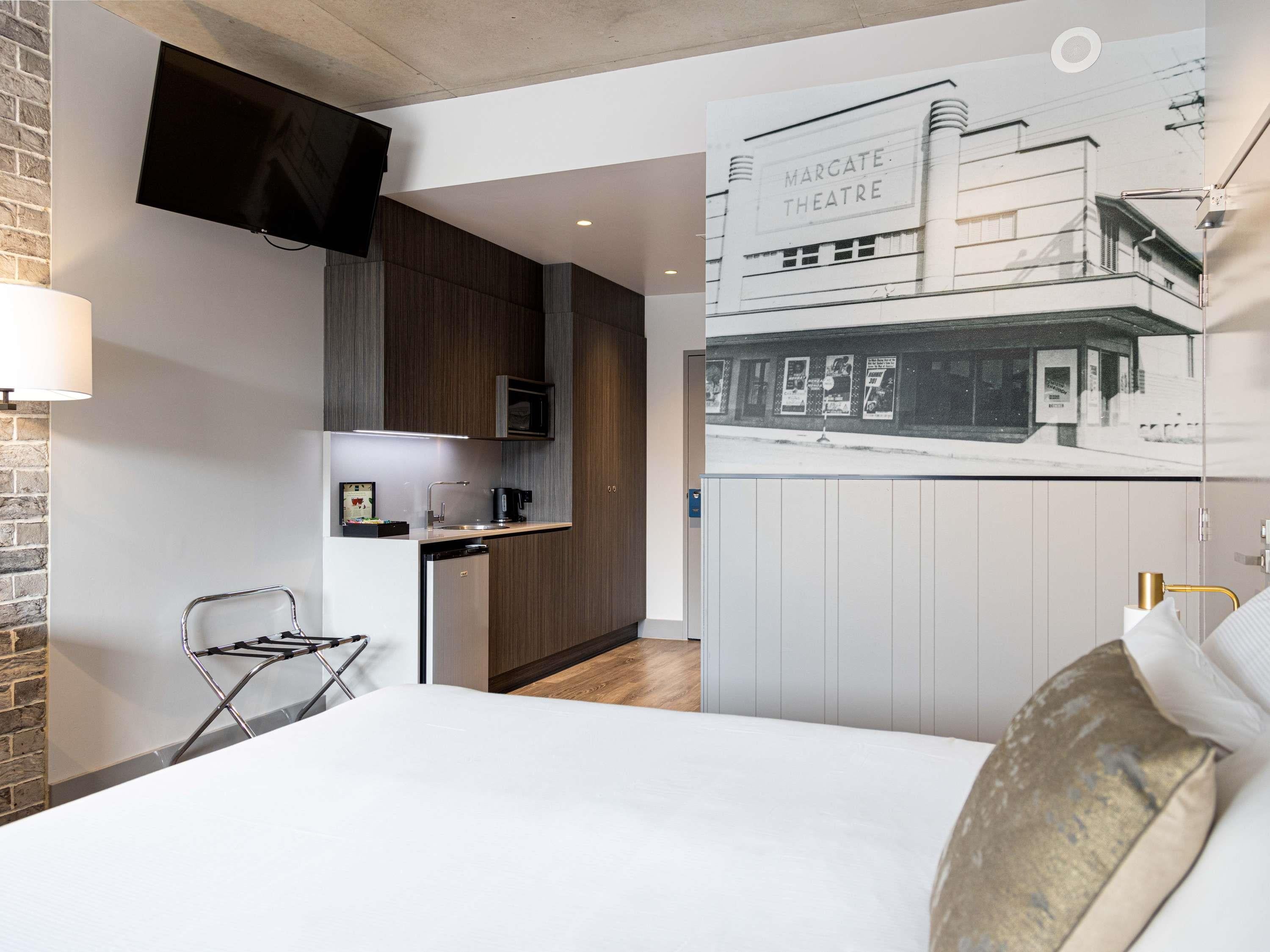 Double Deluxe King Bed