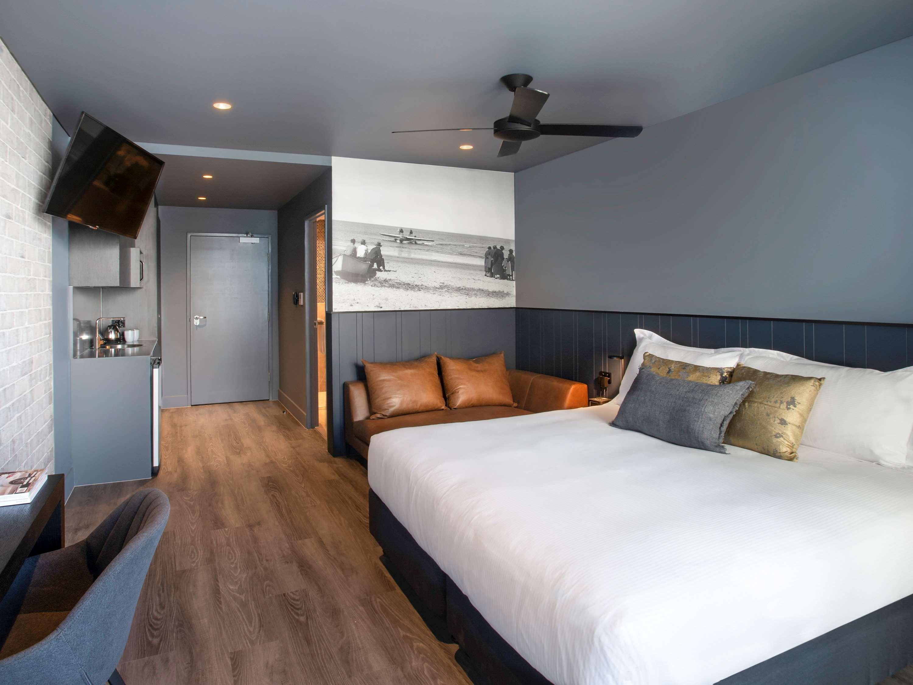 Double Deluxe King Bed