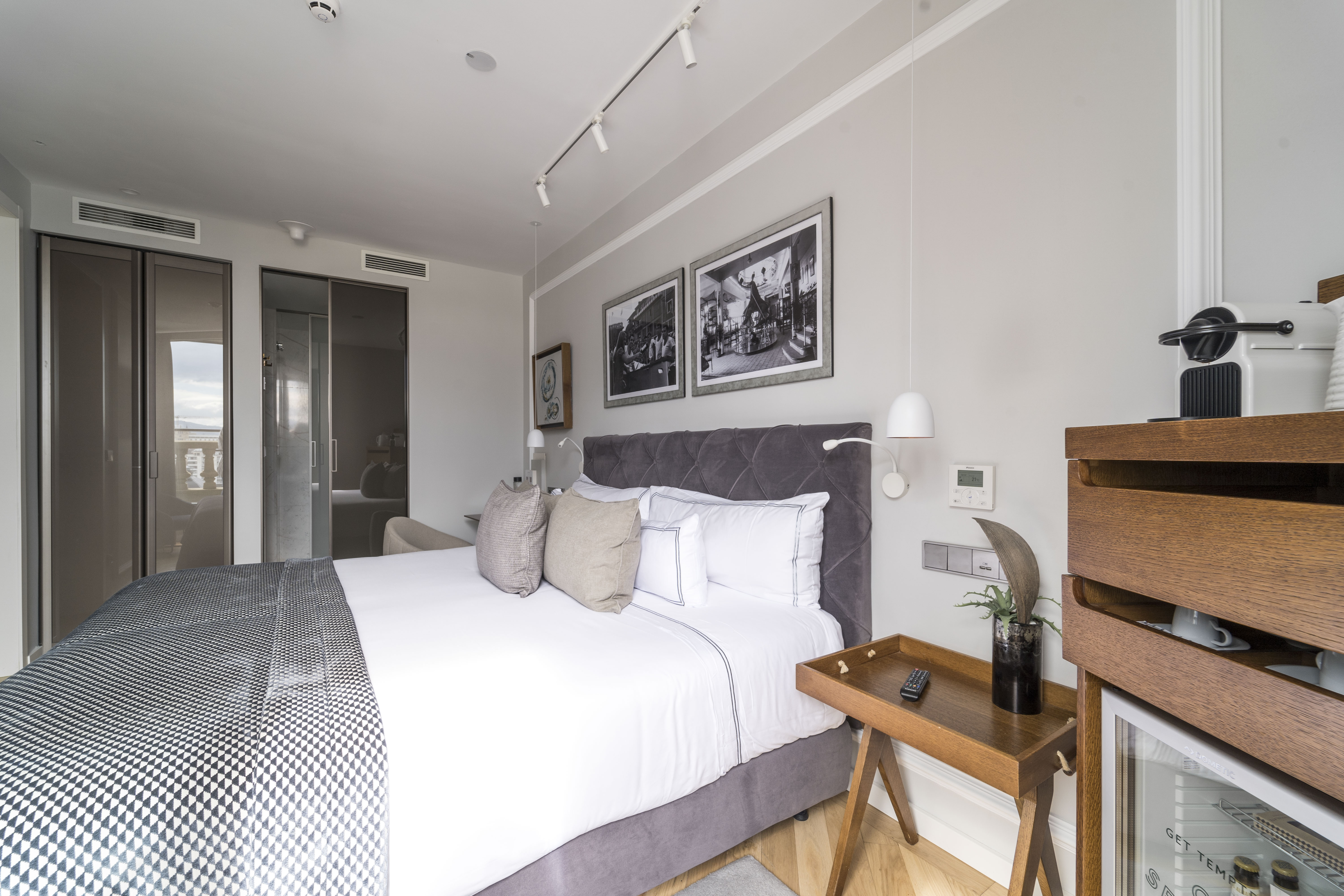 Double Single Economy