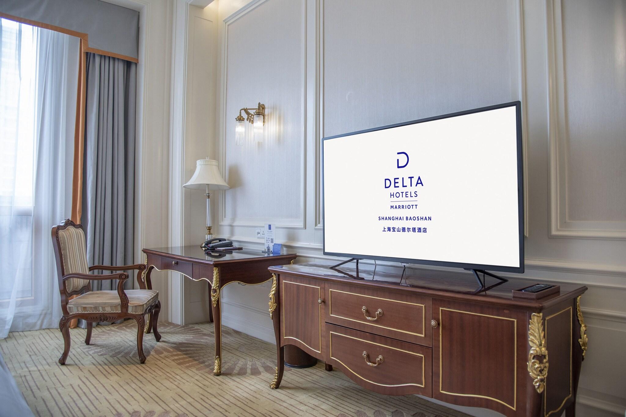 Double City View King Bed