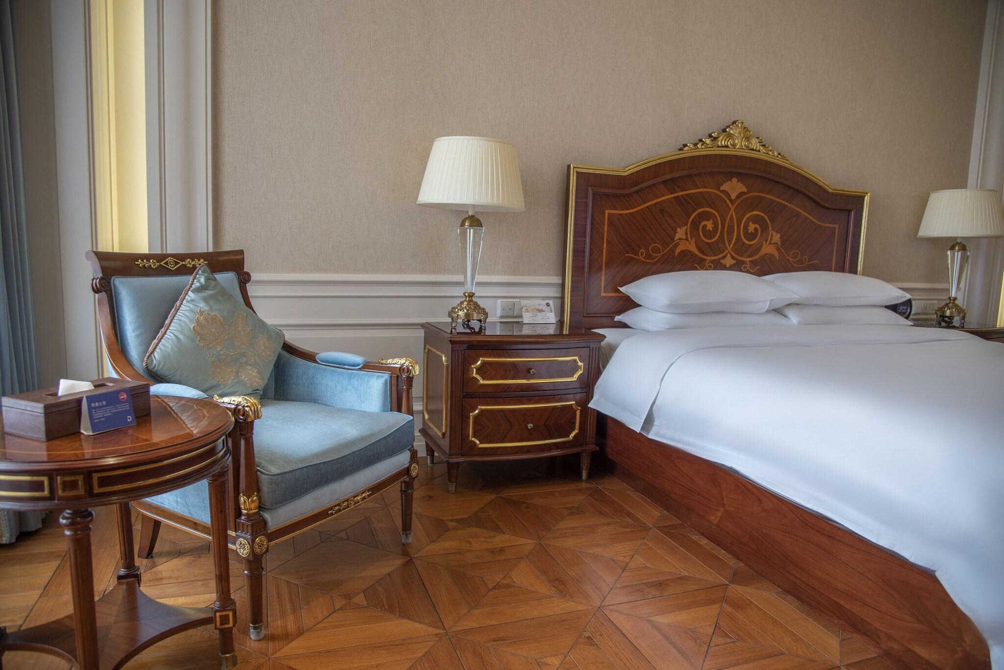 Double City View King Bed