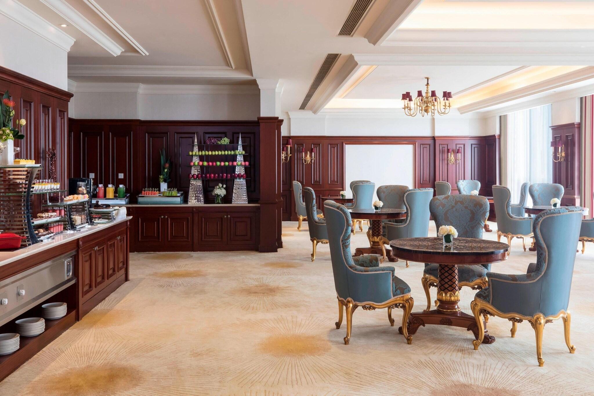 Double City View King Bed